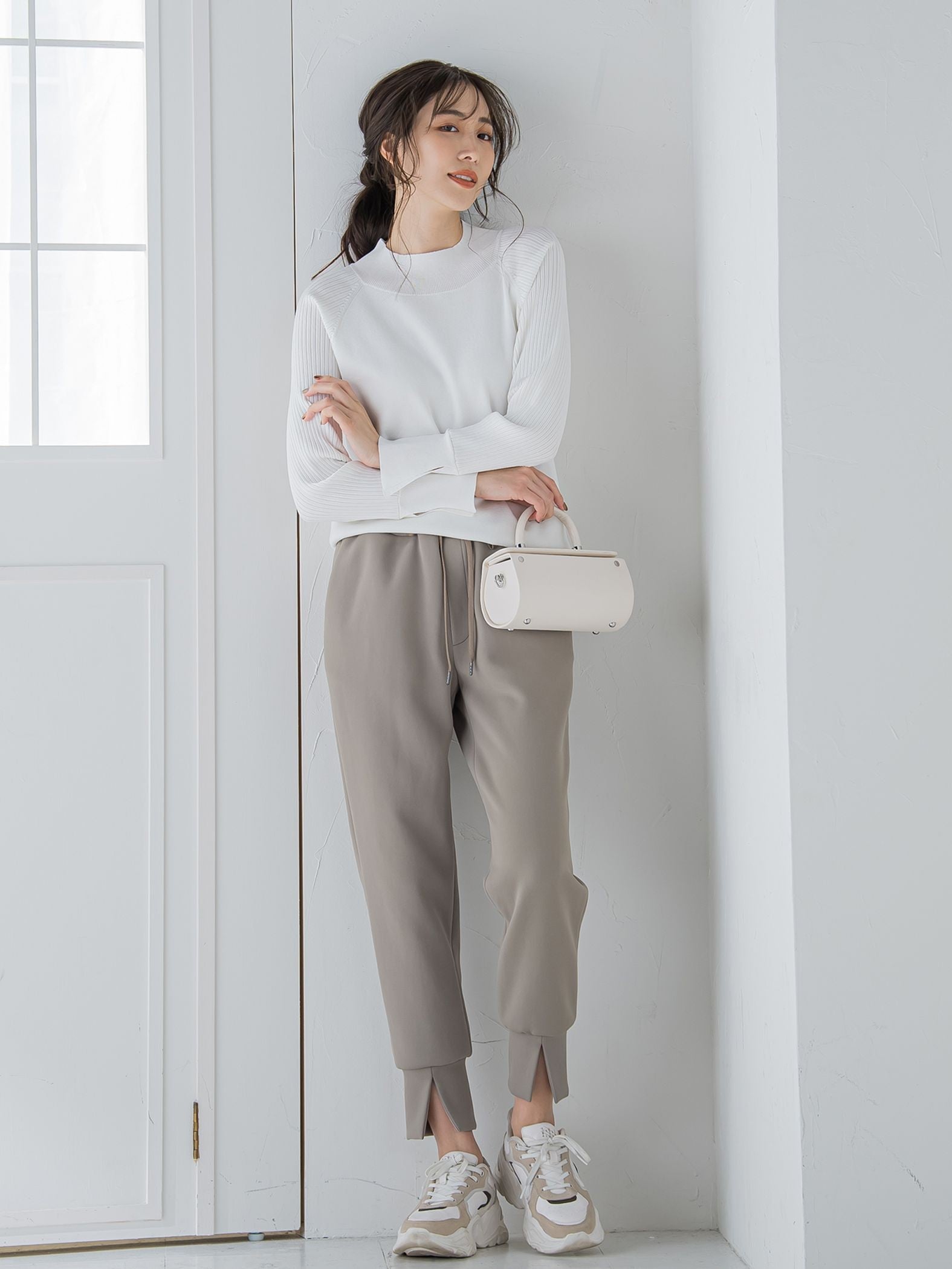 【ビッキー定番/ロングシーズン大活躍の多機能素材/L号サイズ登場!】裾スリットジョガーパンツ《洗濯機で洗える》
