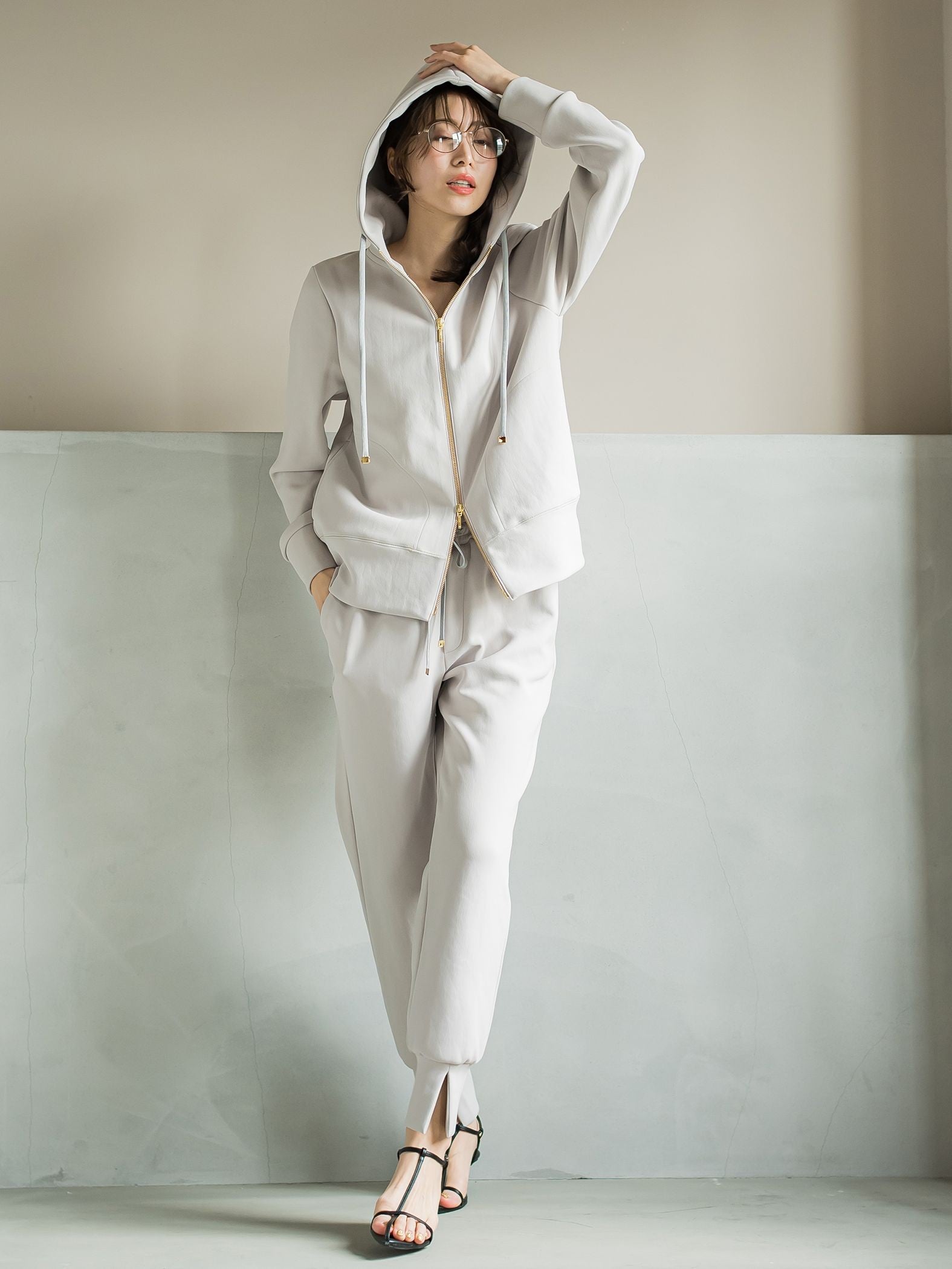 【ビッキー定番/ロングシーズン大活躍の多機能素材/L号サイズ登場!】裾スリットジョガーパンツ《洗濯機で洗える》