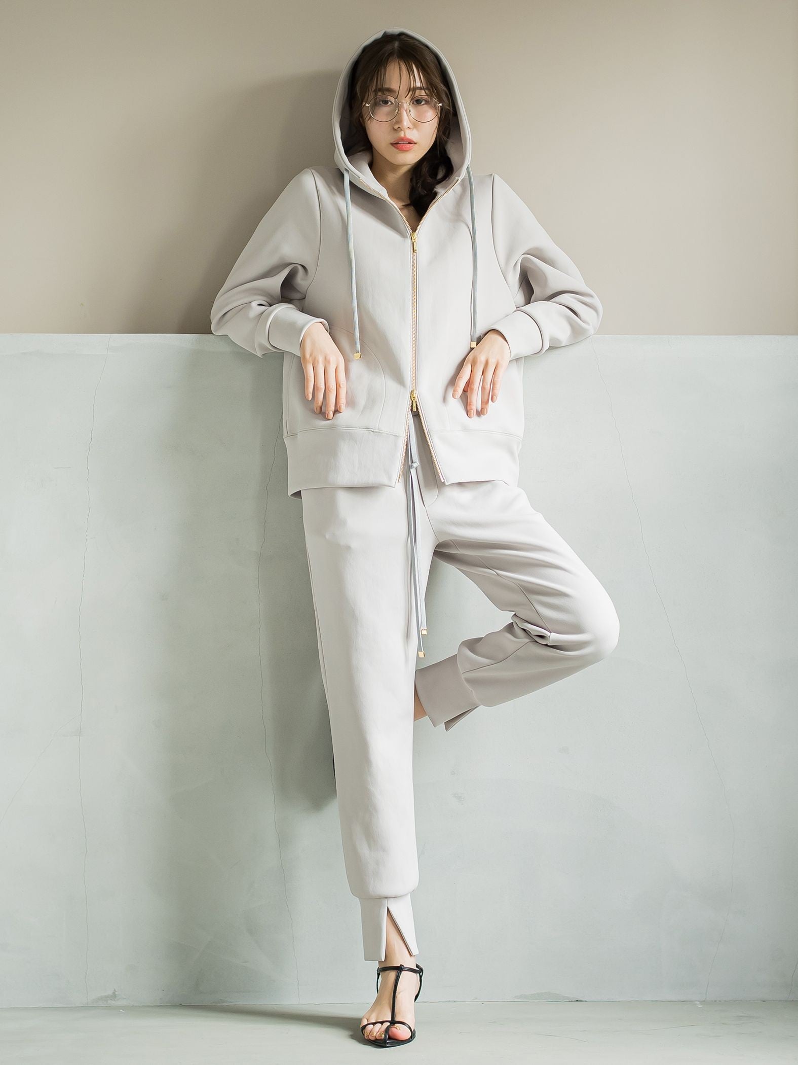 【ビッキー定番/ロングシーズン大活躍の多機能素材/L号サイズ登場!】裾スリットジョガーパンツ《洗濯機で洗える》