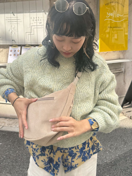 【お出かけに大活躍!】コーデュロイショルダーボディバッグ
