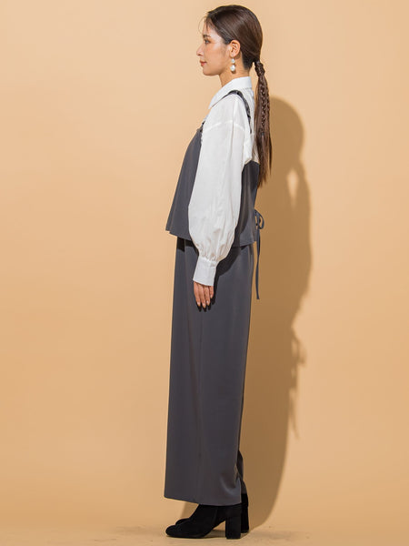 【肩フリルが女っぽ】フリルサロペットパンツ《洗濯機で洗える》
