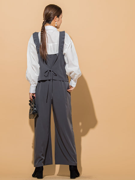 【肩フリルが女っぽ】フリルサロペットパンツ《洗濯機で洗える》