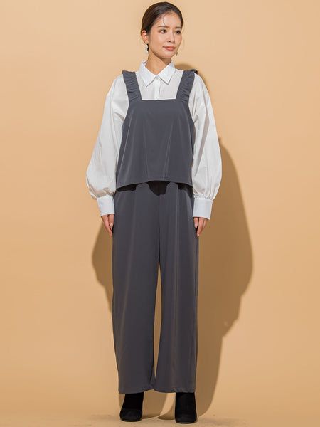 【肩フリルが女っぽ】フリルサロペットパンツ《洗濯機で洗える》
