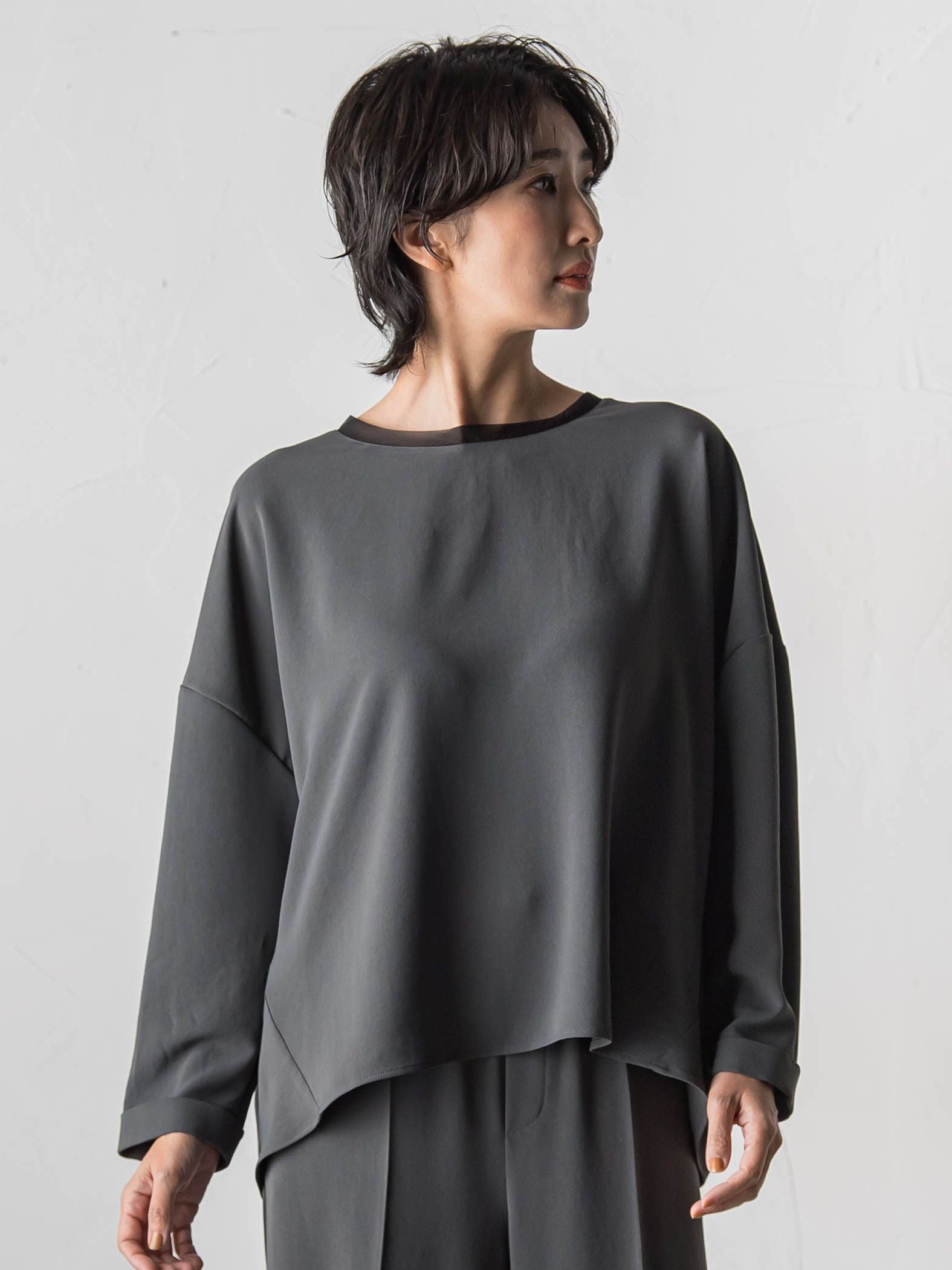 ハイストレッチカルゼブラウス