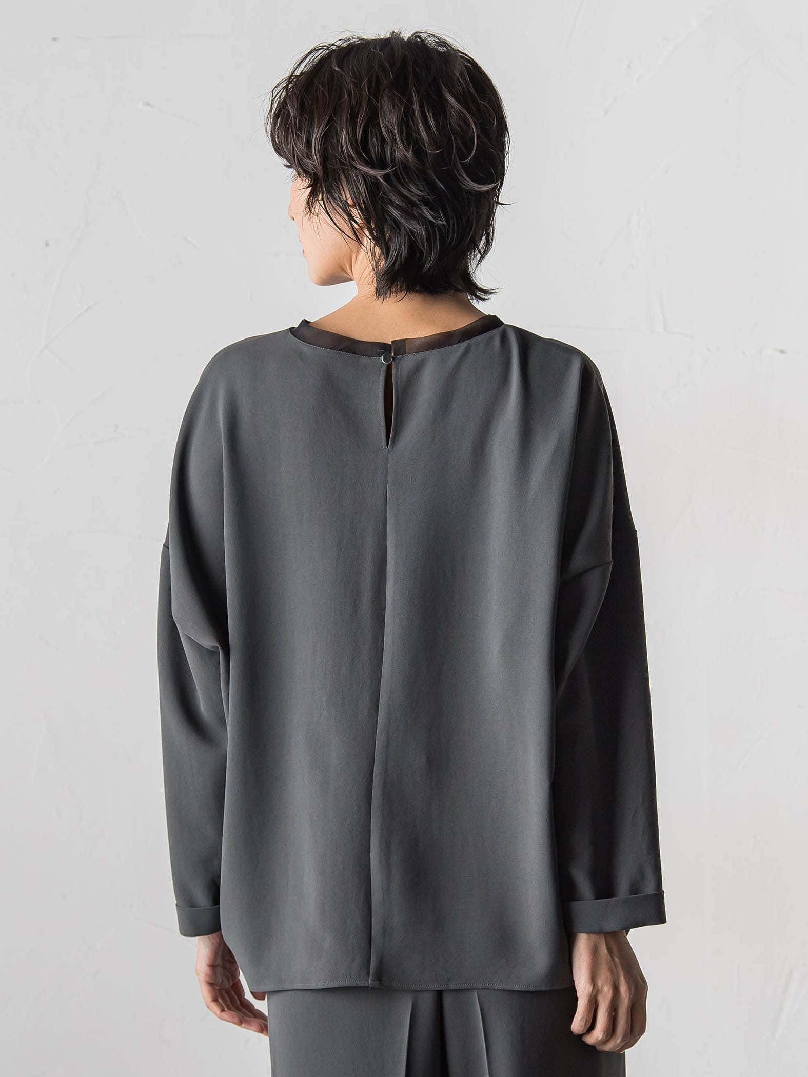 ハイストレッチカルゼブラウス