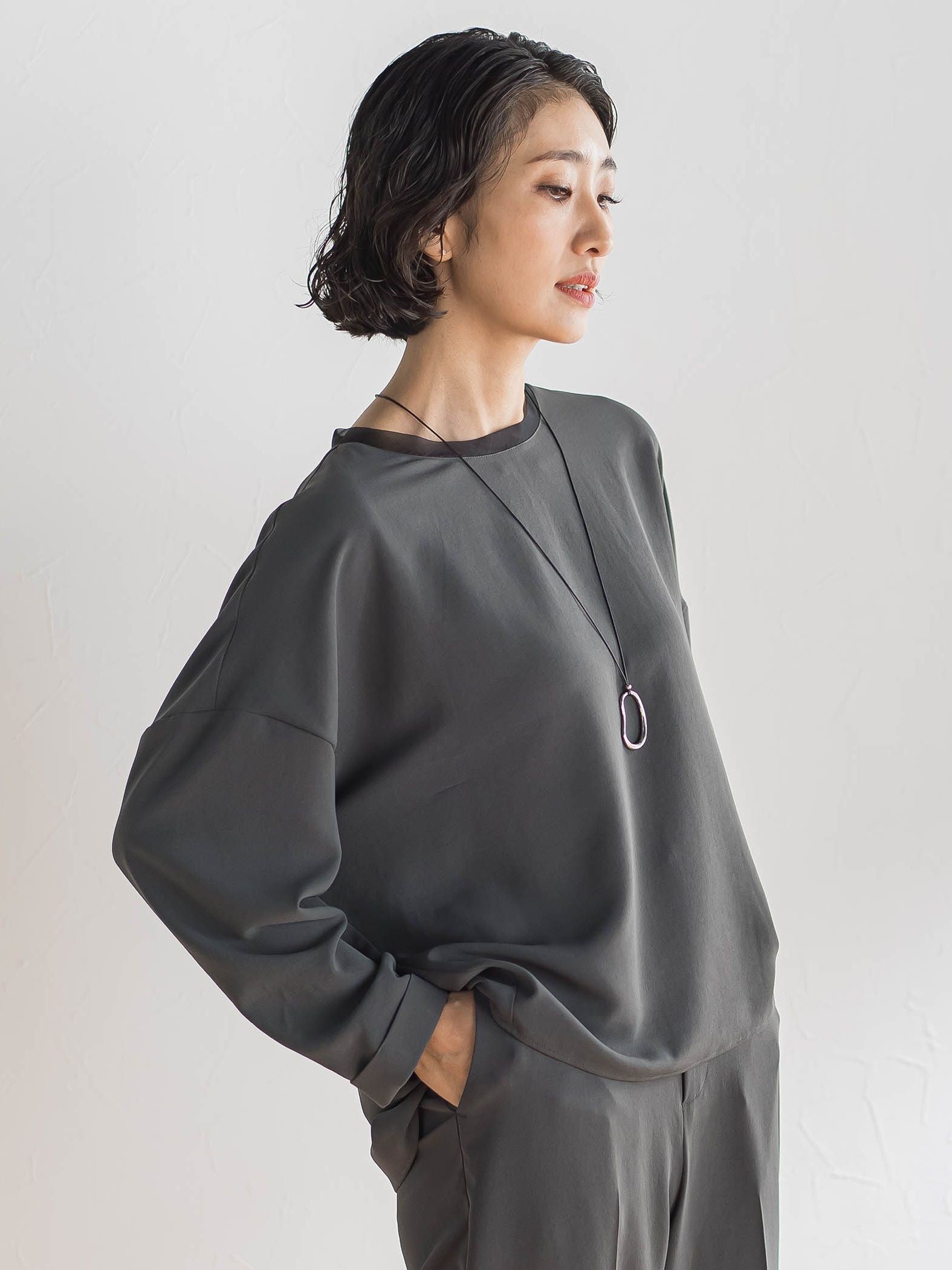 ハイストレッチカルゼブラウス