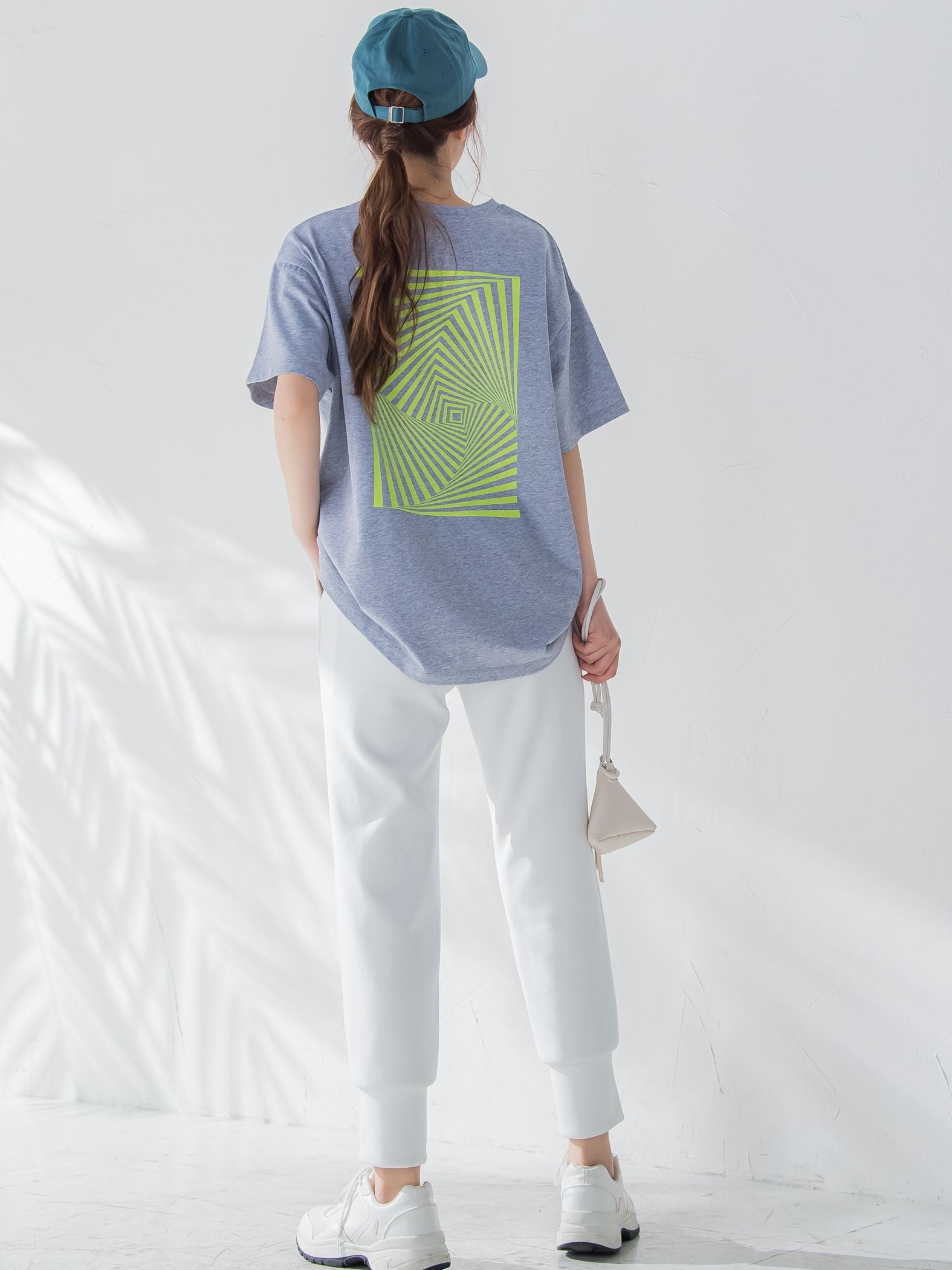 【ビッキー定番/ロングシーズン大活躍の多機能素材/L号サイズ登場!】裾スリットジョガーパンツ《洗濯機で洗える》