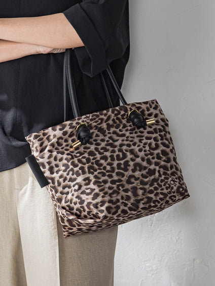 【VIOLAd'ORO】ノットハンドルナイロントートレオパード