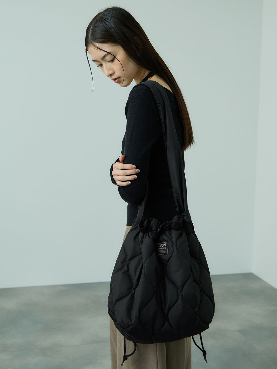 ビューティフルピープル　TAION ショルダーバッグ　キルティング　ダウン　黒 TAION】ミリタリーダウンショルダーバッグ《手洗い可能》 | ENIM BY