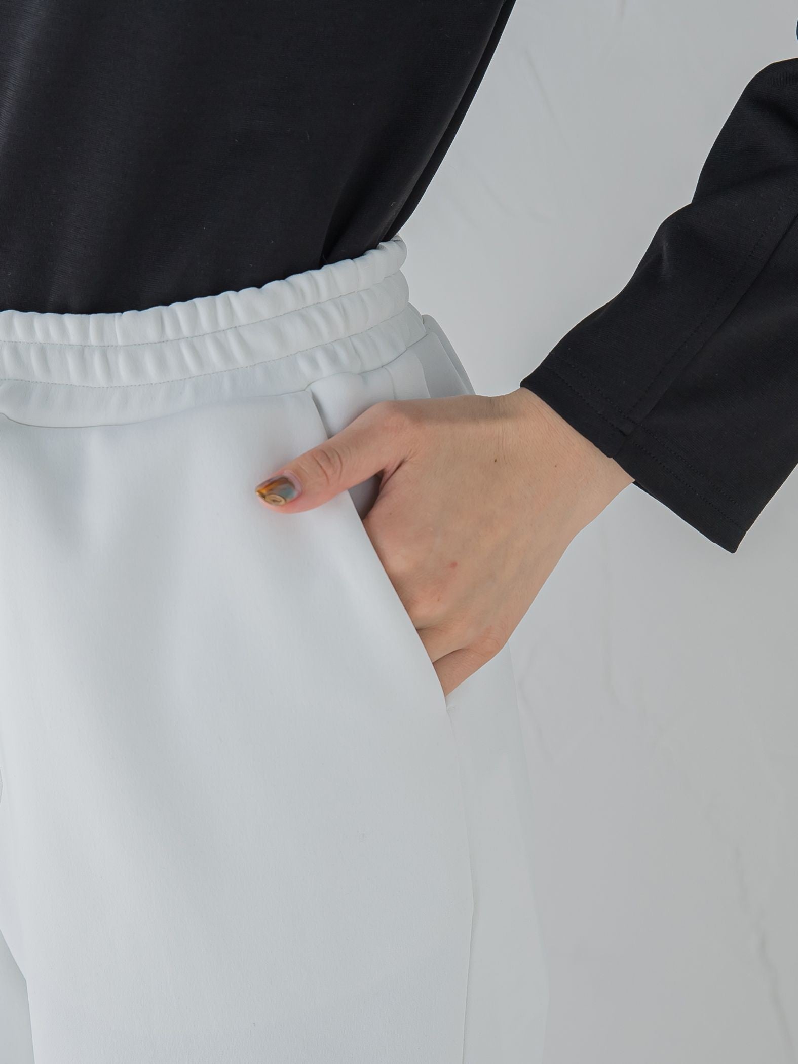 【ビッキー定番/ロングシーズン大活躍の多機能素材/L号サイズ登場!】裾スリットジョガーパンツ《洗濯機で洗える》