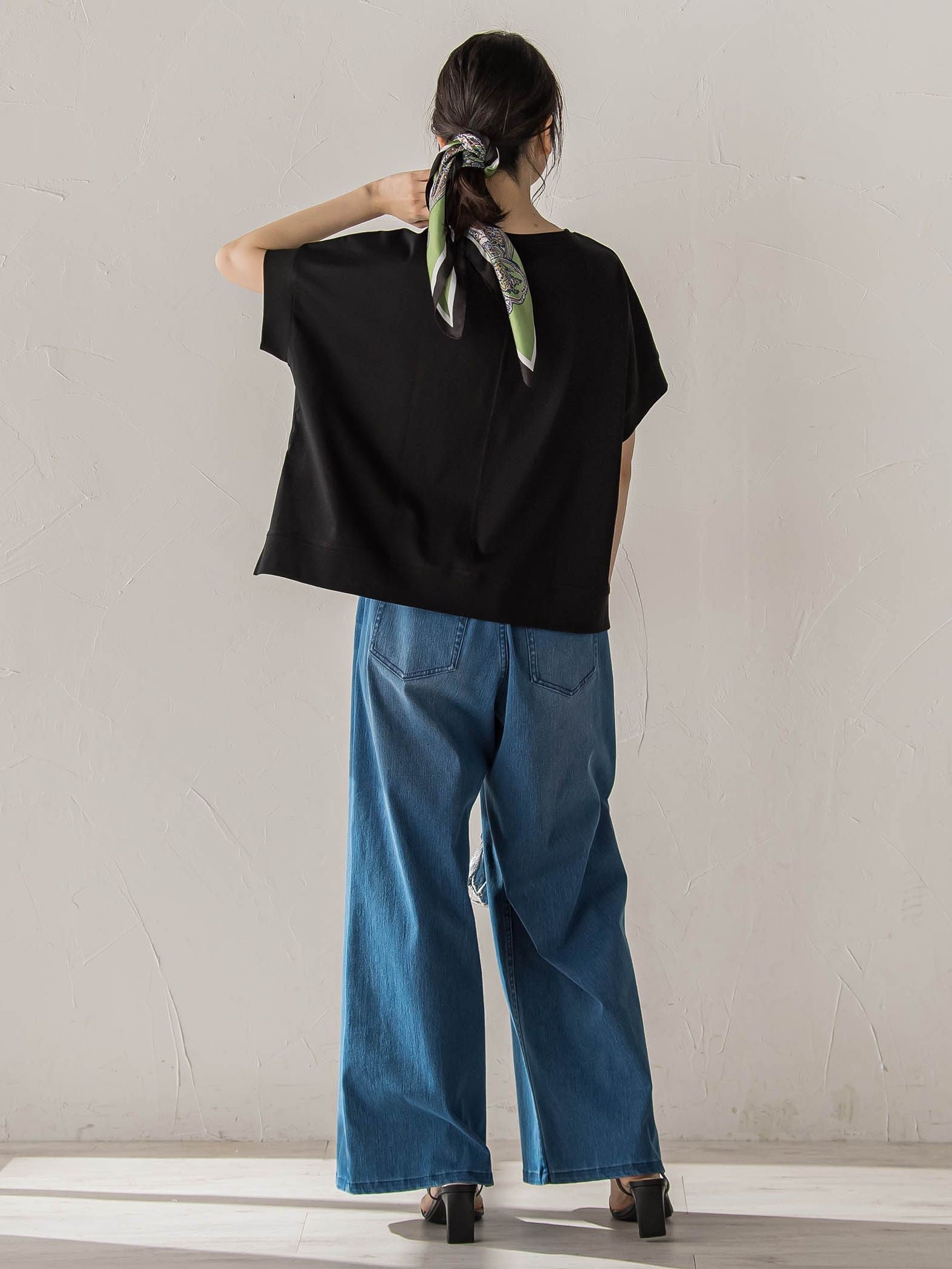 クロップドカットソー