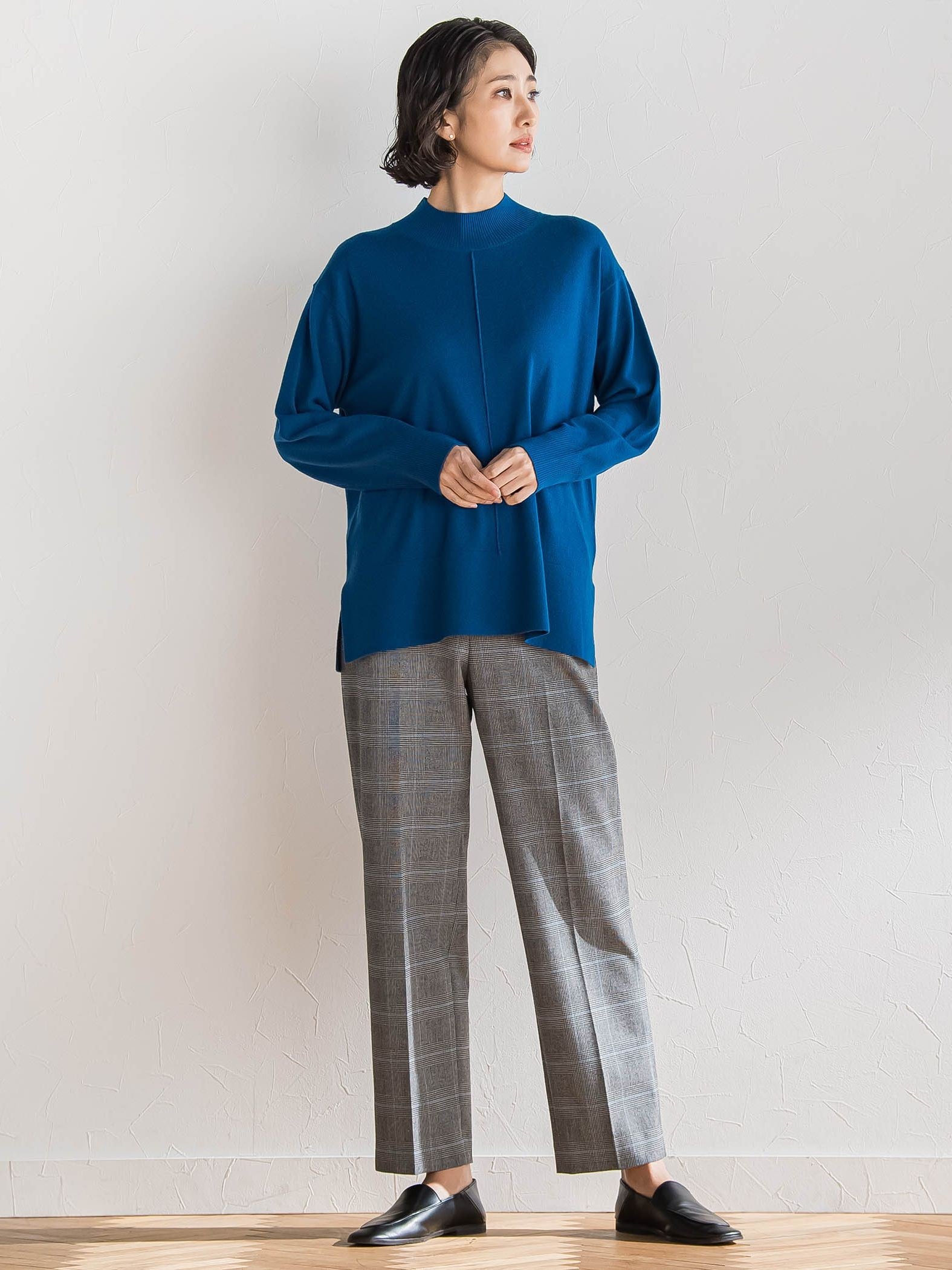 ファインウールハイネックニット