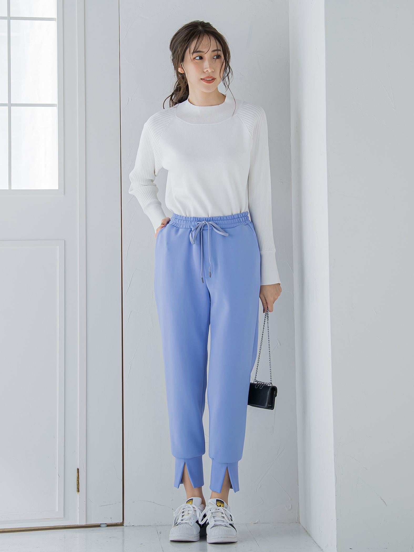 【ビッキー定番/ロングシーズン大活躍の多機能素材/L号サイズ登場!】裾スリットジョガーパンツ《洗濯機で洗える》