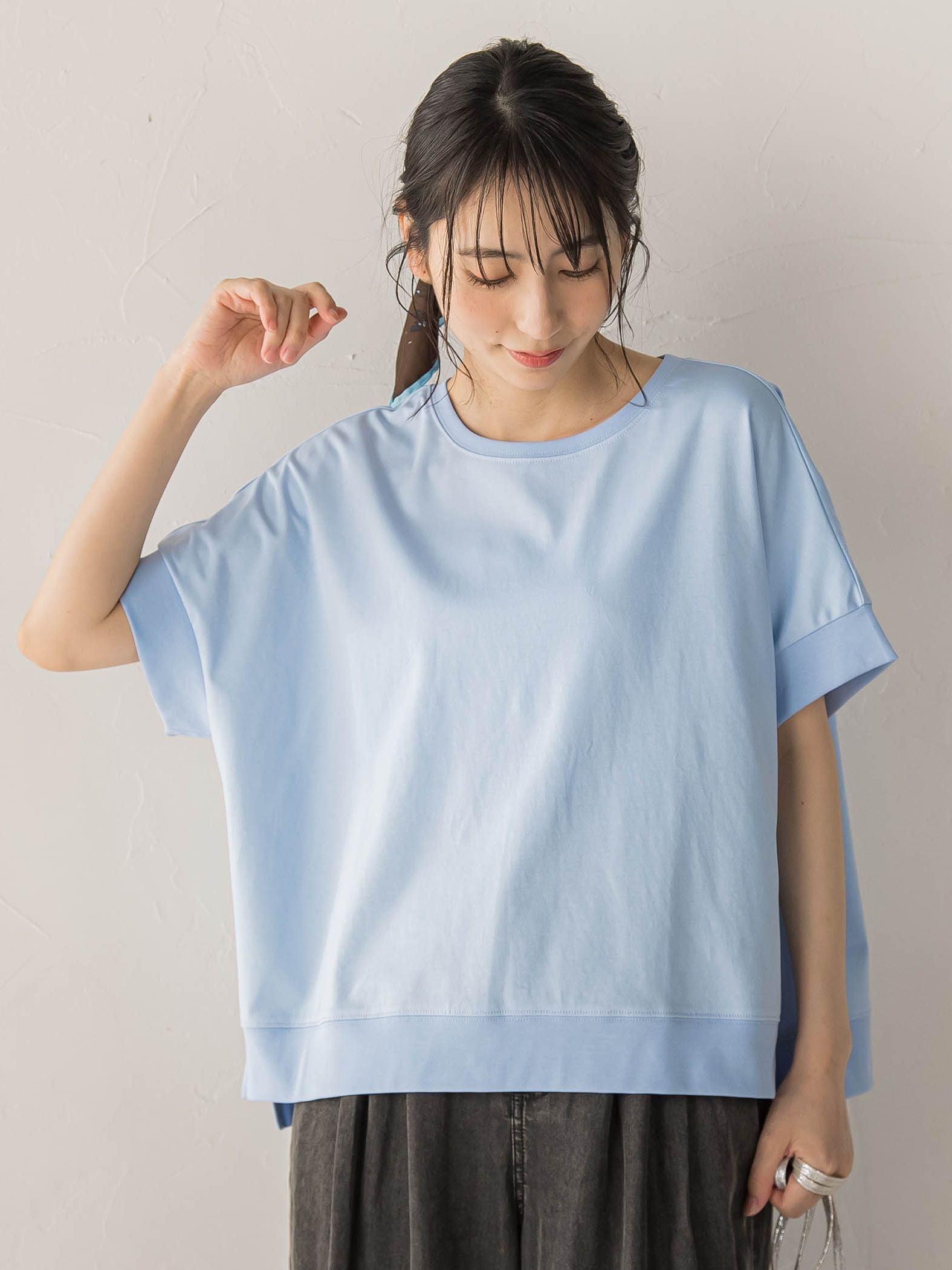 クロップドカットソー