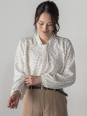 【WEB限定】バックサテン小紋プリントブラウス