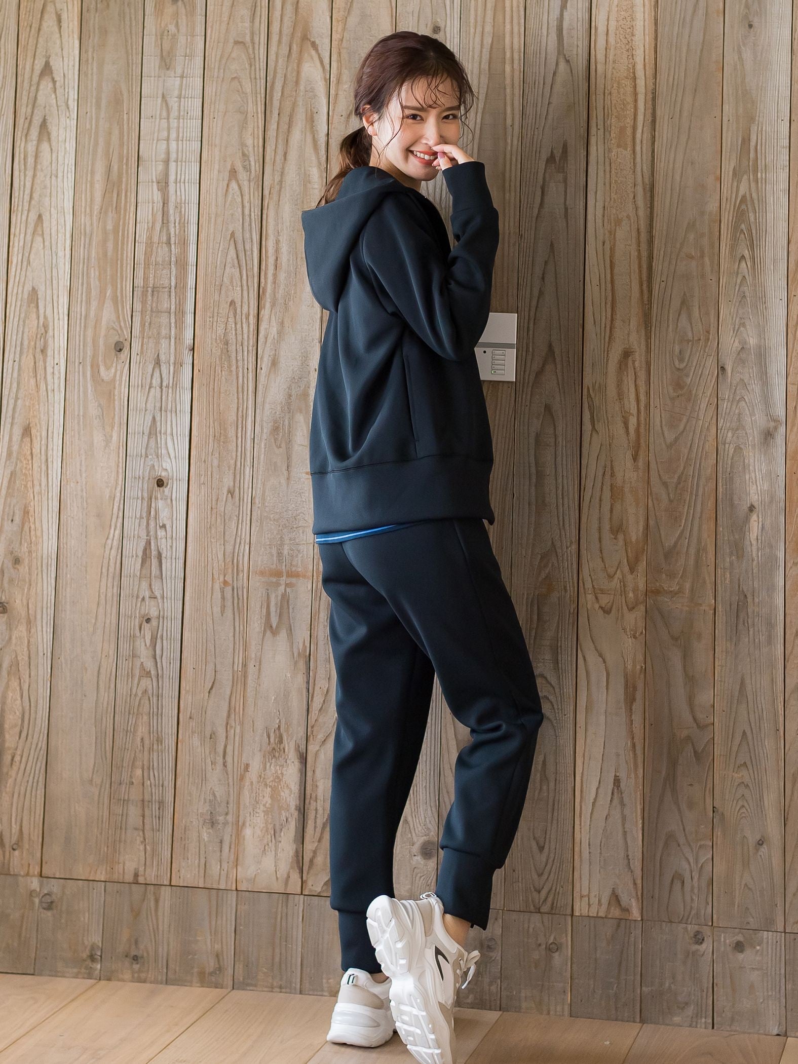 【ビッキー定番/ロングシーズン大活躍の多機能素材/L号サイズ登場!】裾スリットジョガーパンツ《洗濯機で洗える》