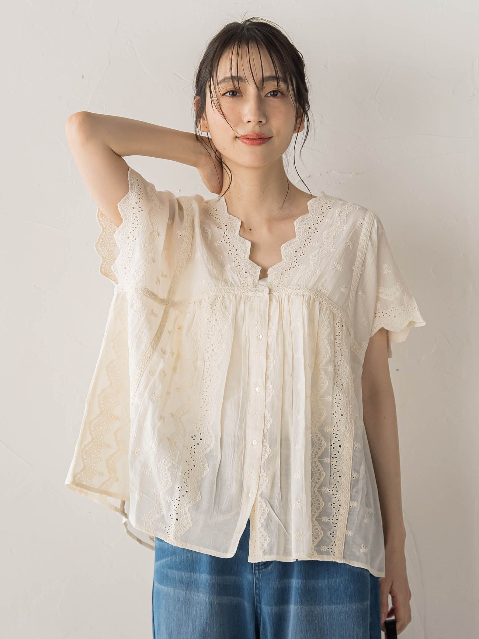 刺繍ハシゴレースブラウス