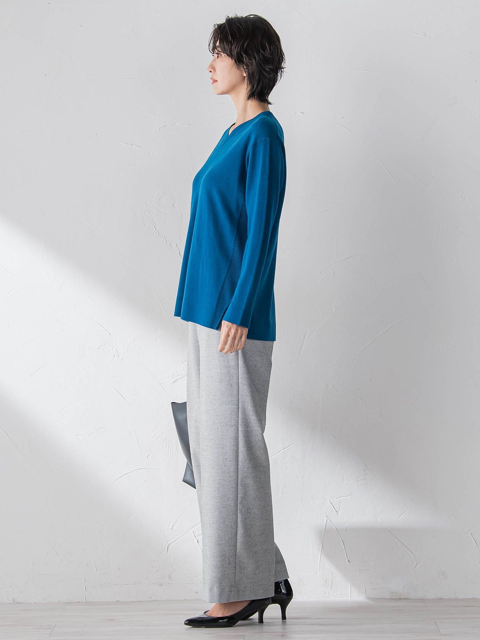 ファインウールVネックニット