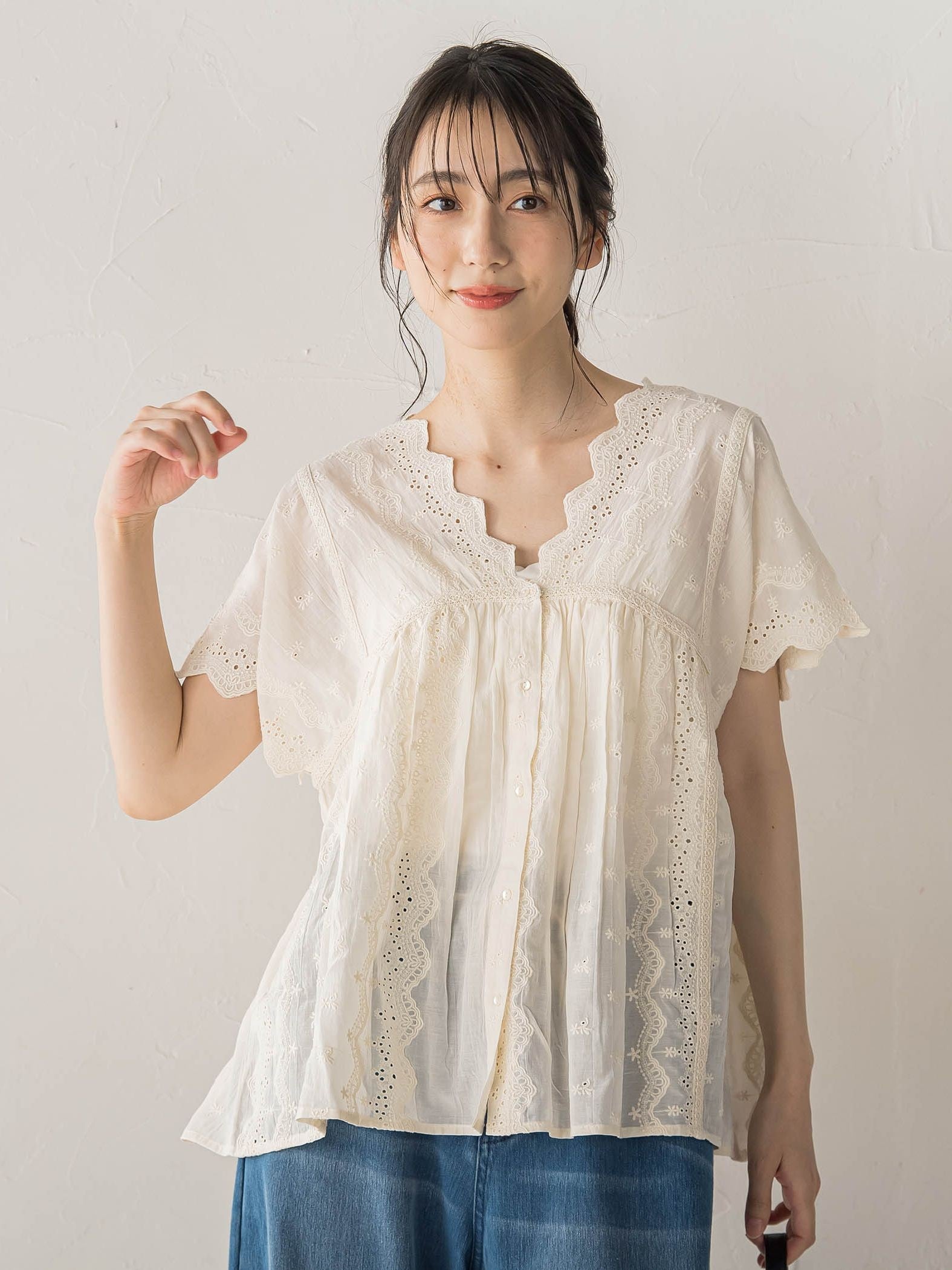 刺繍ハシゴレースブラウス
