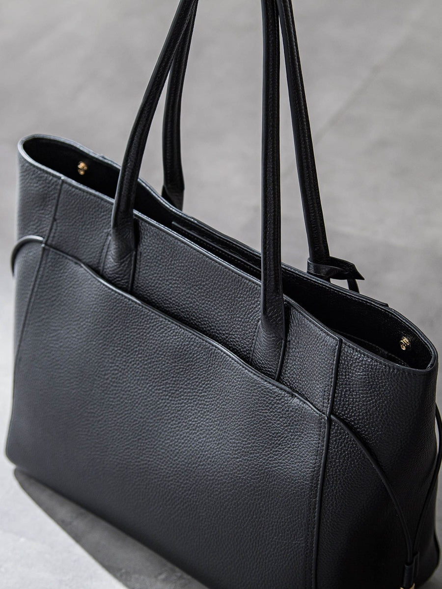 【激レア】off-white レザーバッグ トートバッグ 大型 ヴィトン 激レア】off-white レザーバッグ トートバッグ 大型 ヴィトン