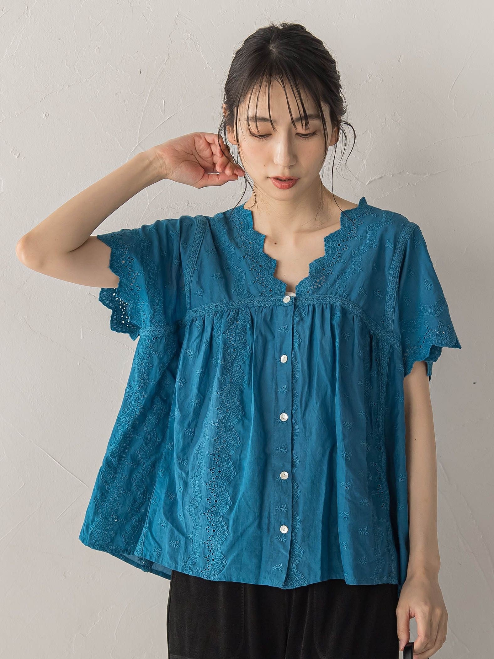 刺繍ハシゴレースブラウス