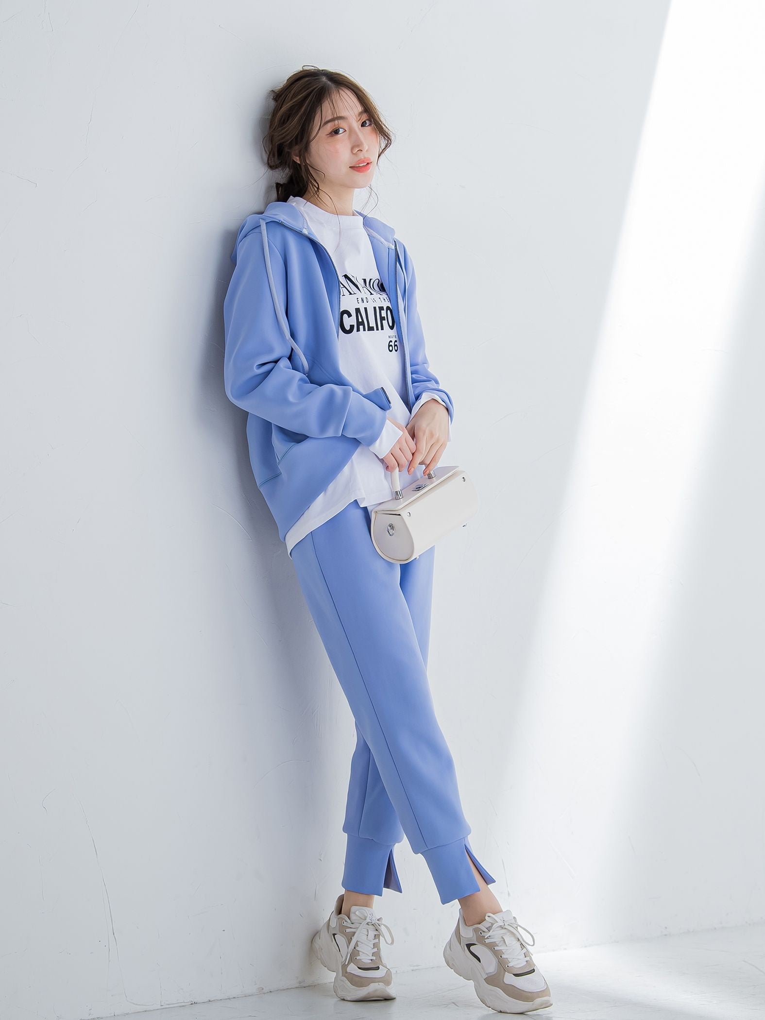 【ビッキー定番/ロングシーズン大活躍の多機能素材/L号サイズ登場!】裾スリットジョガーパンツ《洗濯機で洗える》
