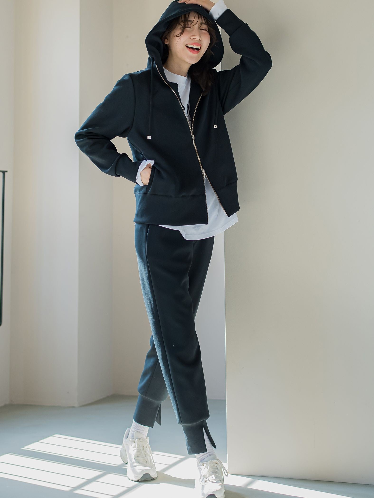【ビッキー定番/ロングシーズン大活躍の多機能素材/L号サイズ登場!】裾スリットジョガーパンツ《洗濯機で洗える》