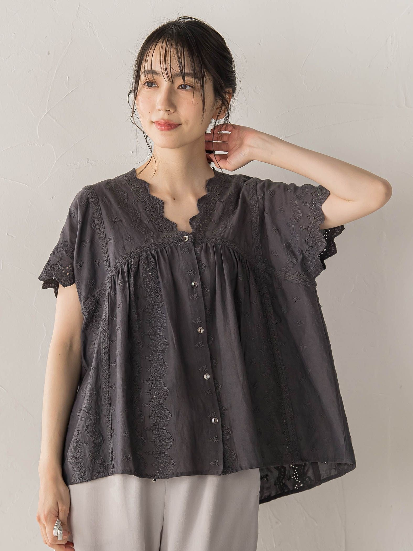 刺繍ハシゴレースブラウス