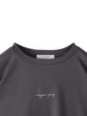 【J Lounge限定 / 新色追加】MAYSON GREYロゴTシャツ≪手洗い可能≫
