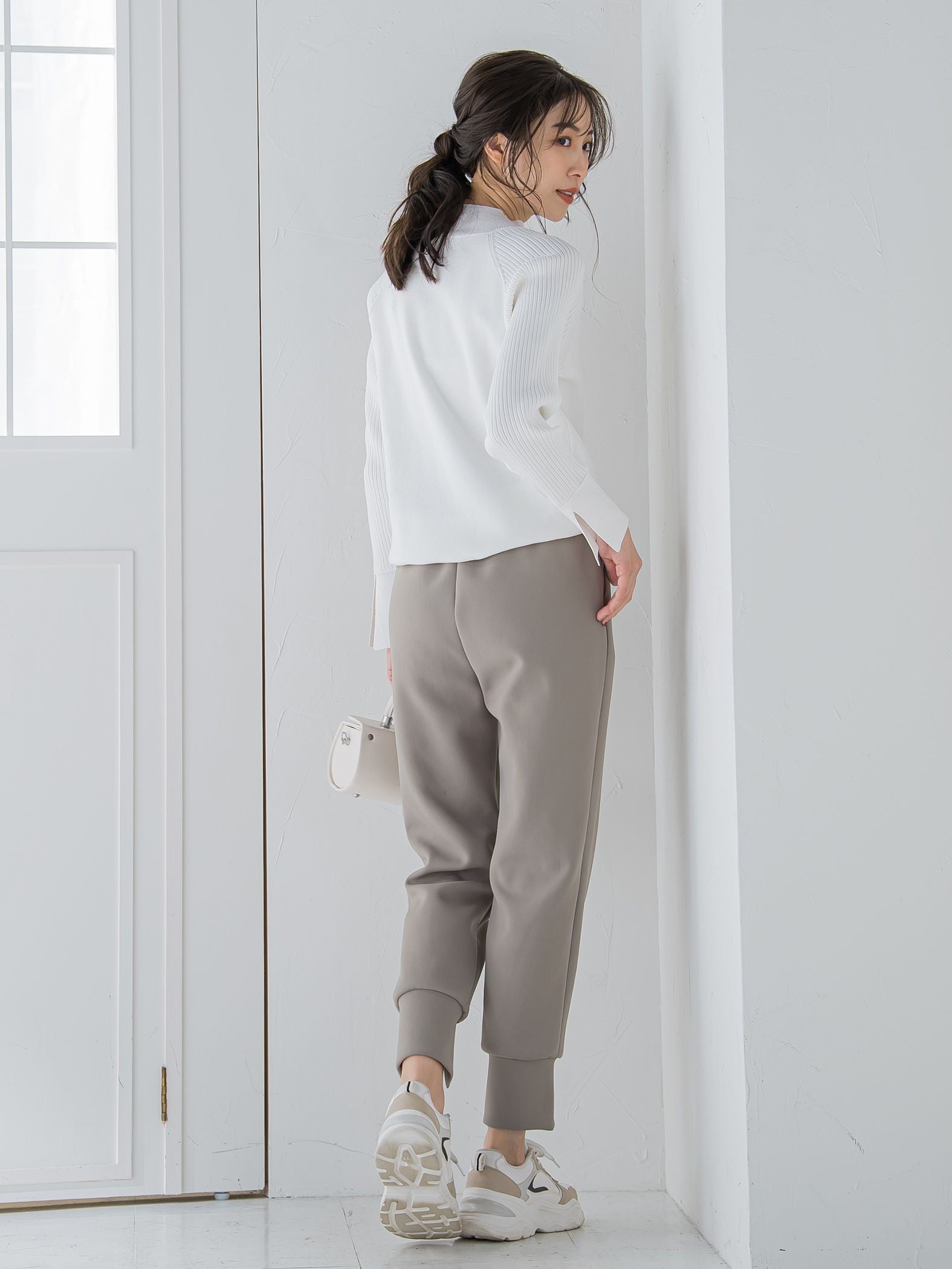 【ビッキー定番/ロングシーズン大活躍の多機能素材/L号サイズ登場!】裾スリットジョガーパンツ《洗濯機で洗える》