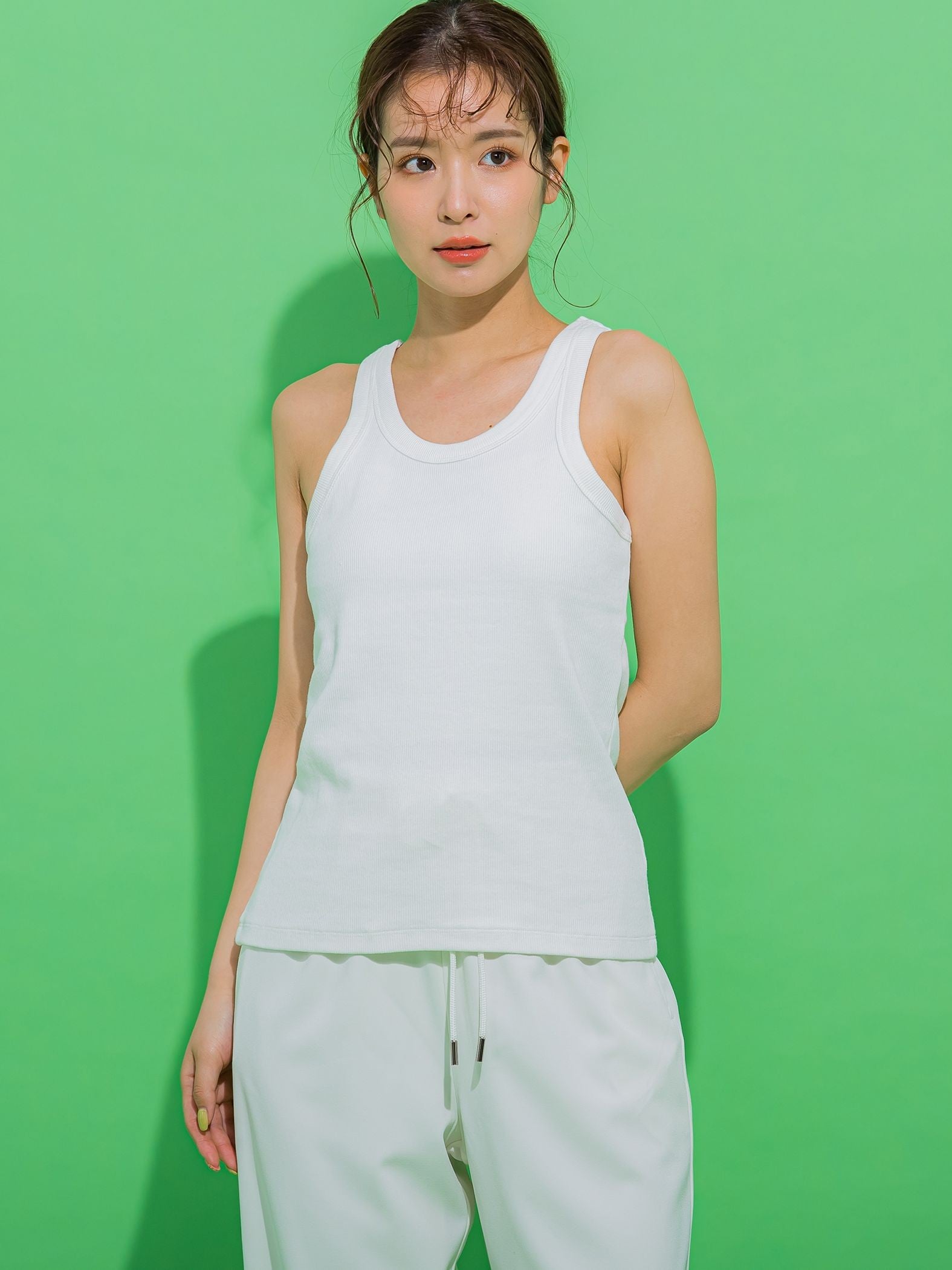 【華奢見えさせる】ストレッチリブタンクトップ《洗濯機で洗える》