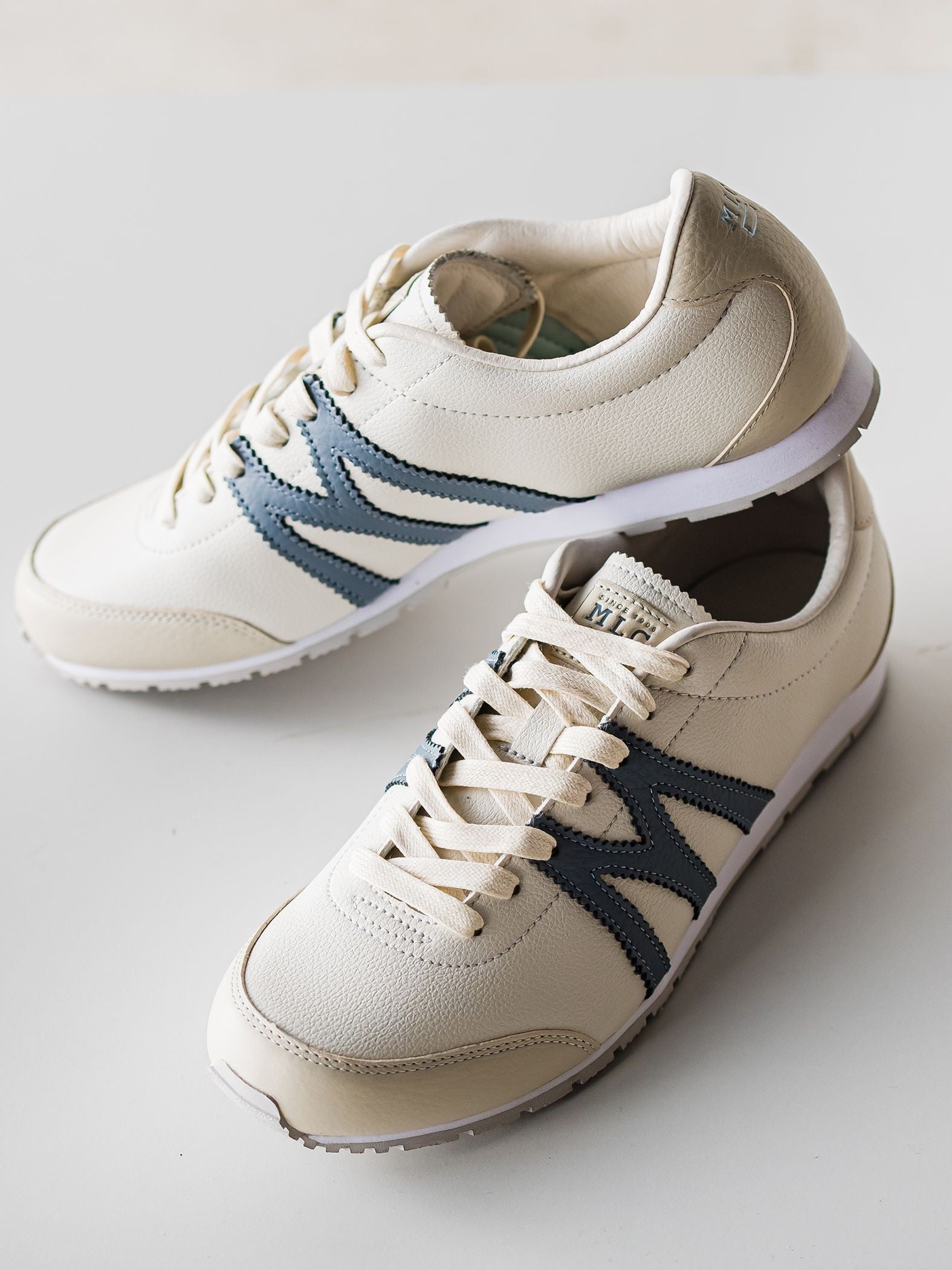 【MIZUNO】MLC-0スニーカー