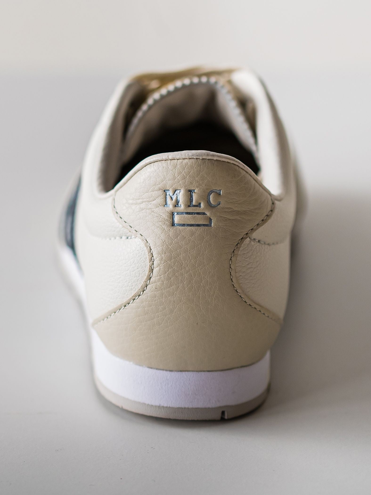 【MIZUNO】MLC-0スニーカー