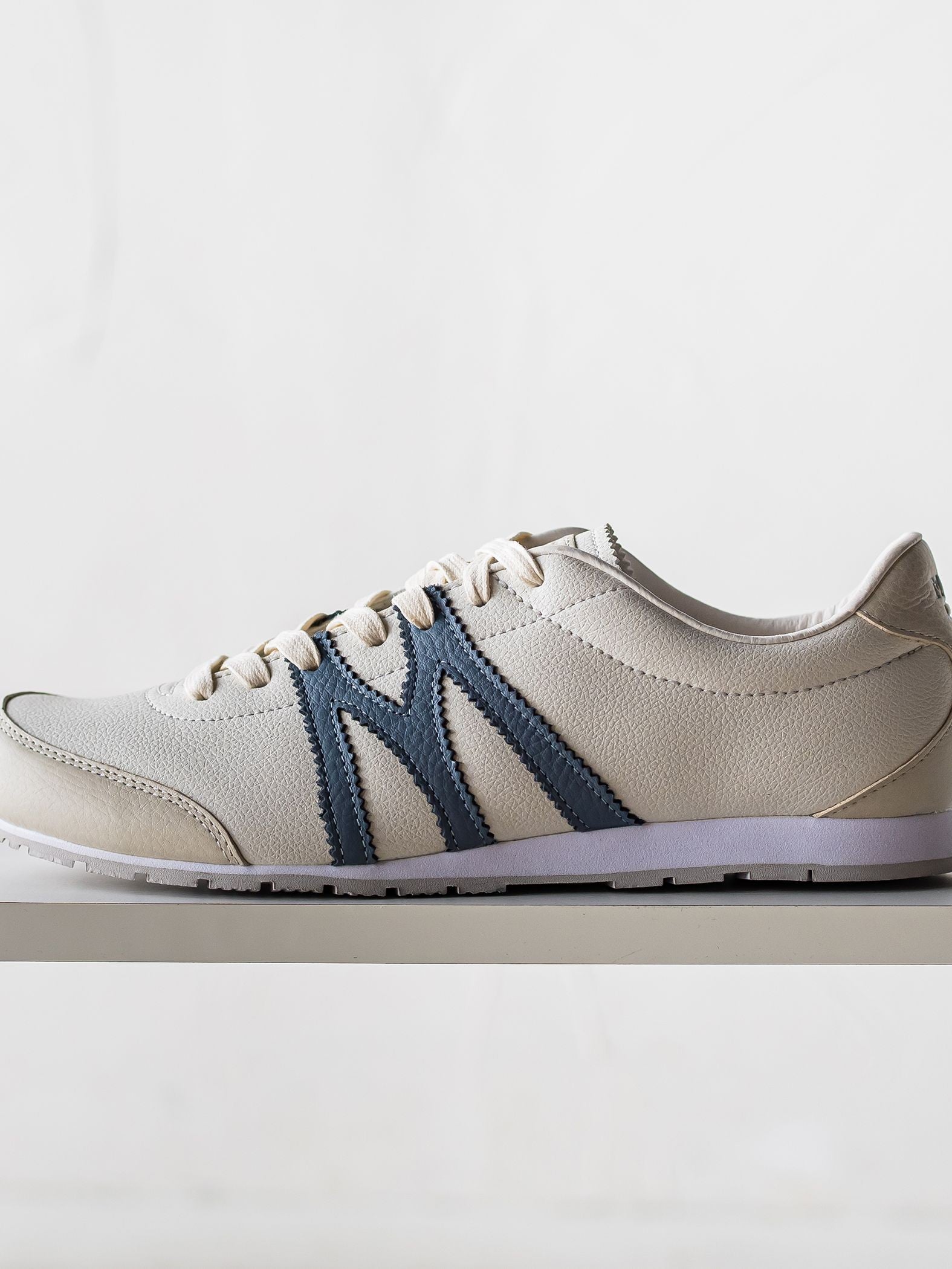【MIZUNO】MLC-0スニーカー