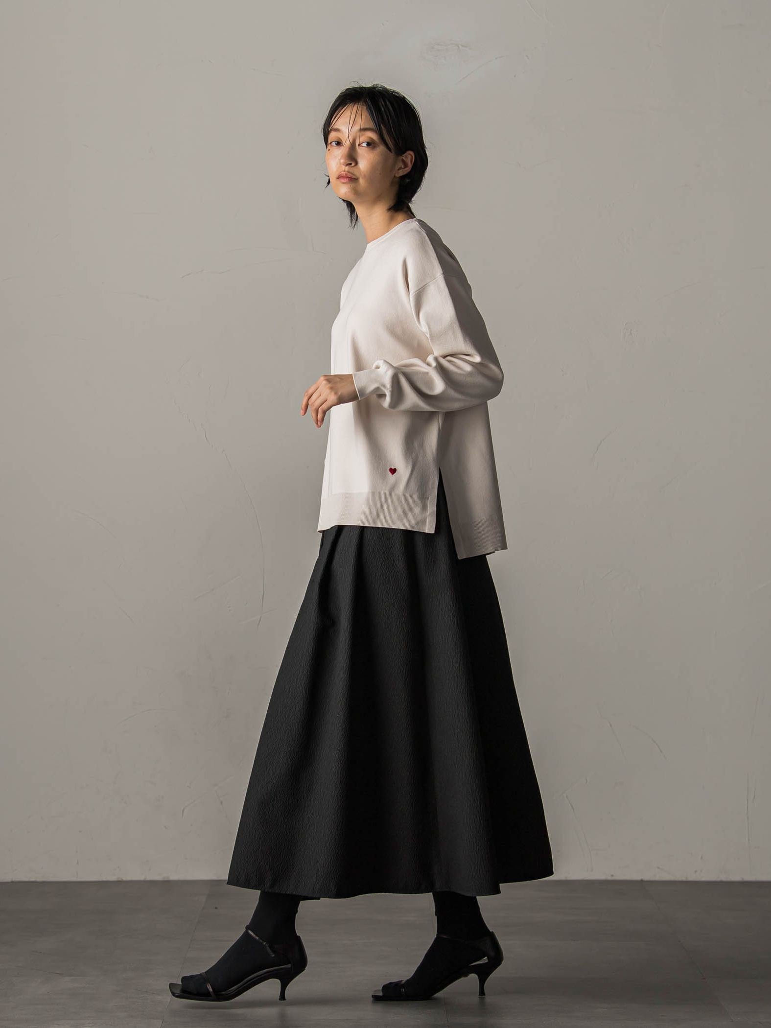 【BIOGRACE】ハート刺繍スウェットライクニットプルオーバー≪手洗い可能≫