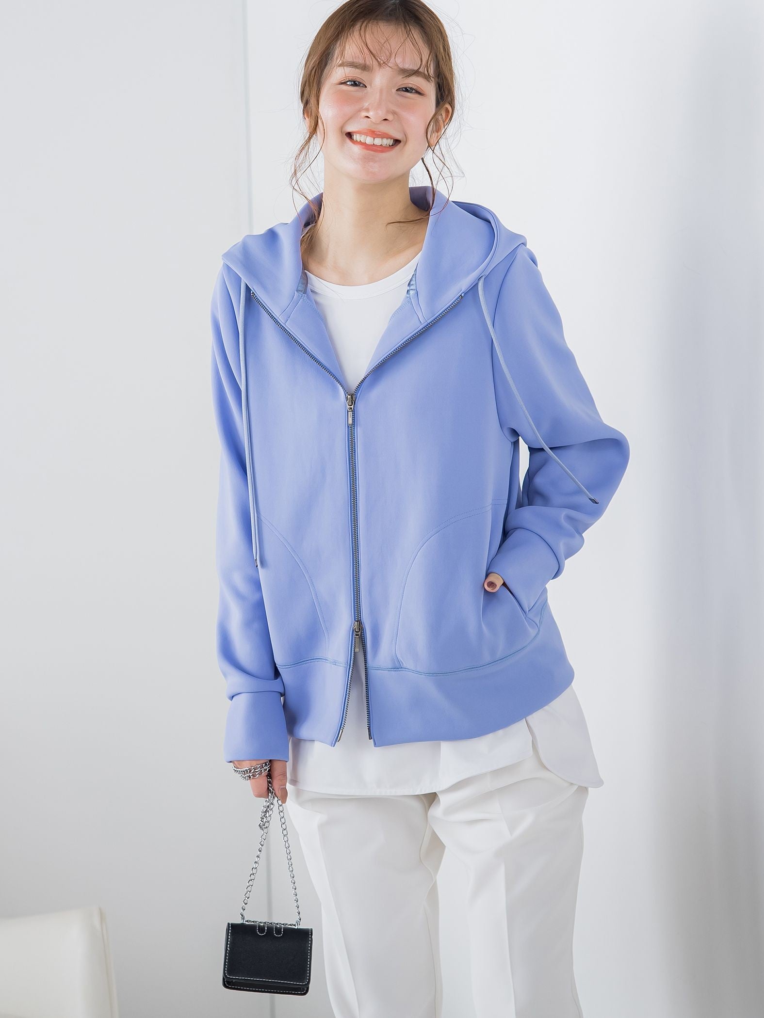 【ロングシーズン大活躍の多機能素材】ダブルzipパーカー《洗濯機で洗える》