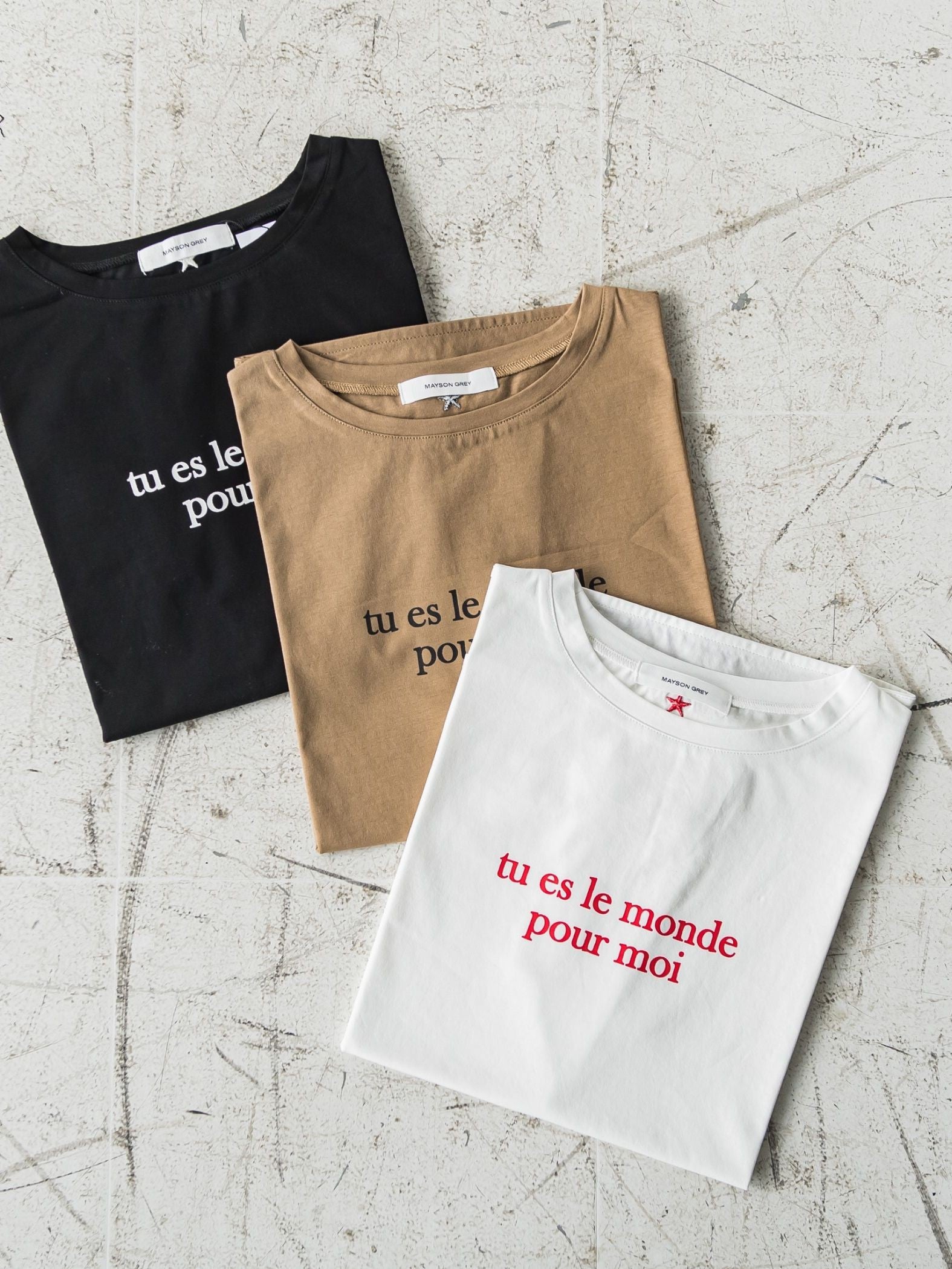 星刺繍タックショルダーロゴTシャツ≪洗濯機で洗える≫