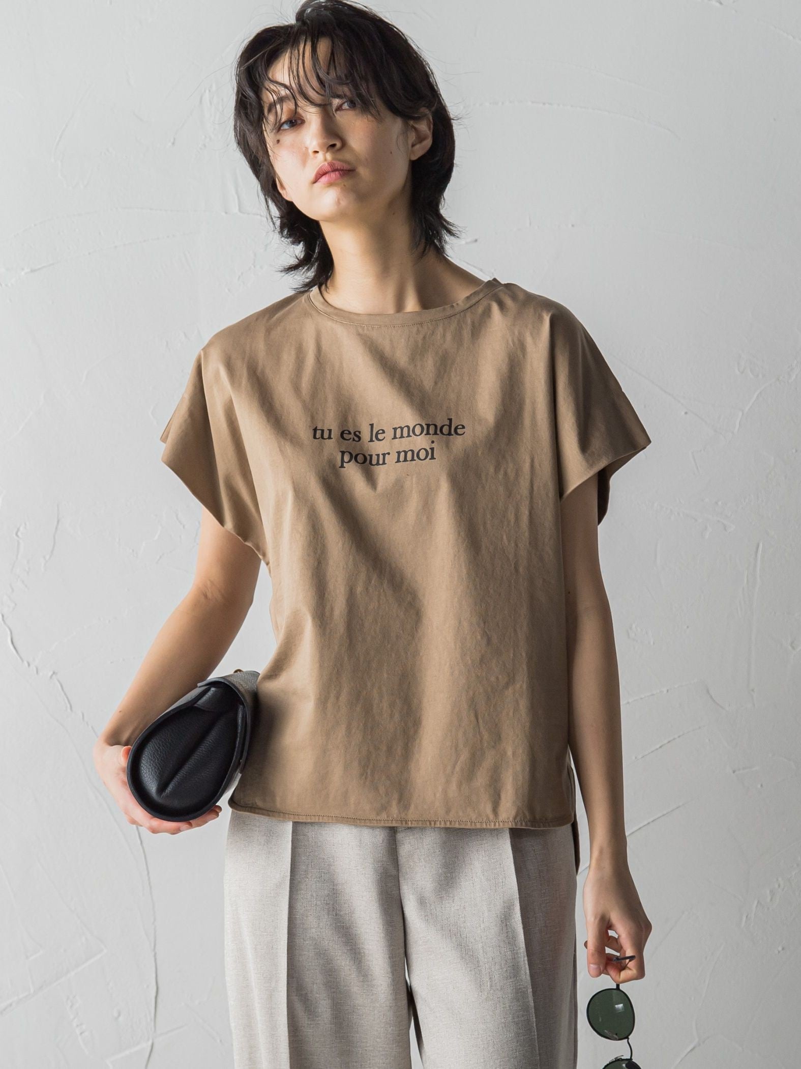 星刺繍タックショルダーロゴTシャツ≪洗濯機で洗える≫