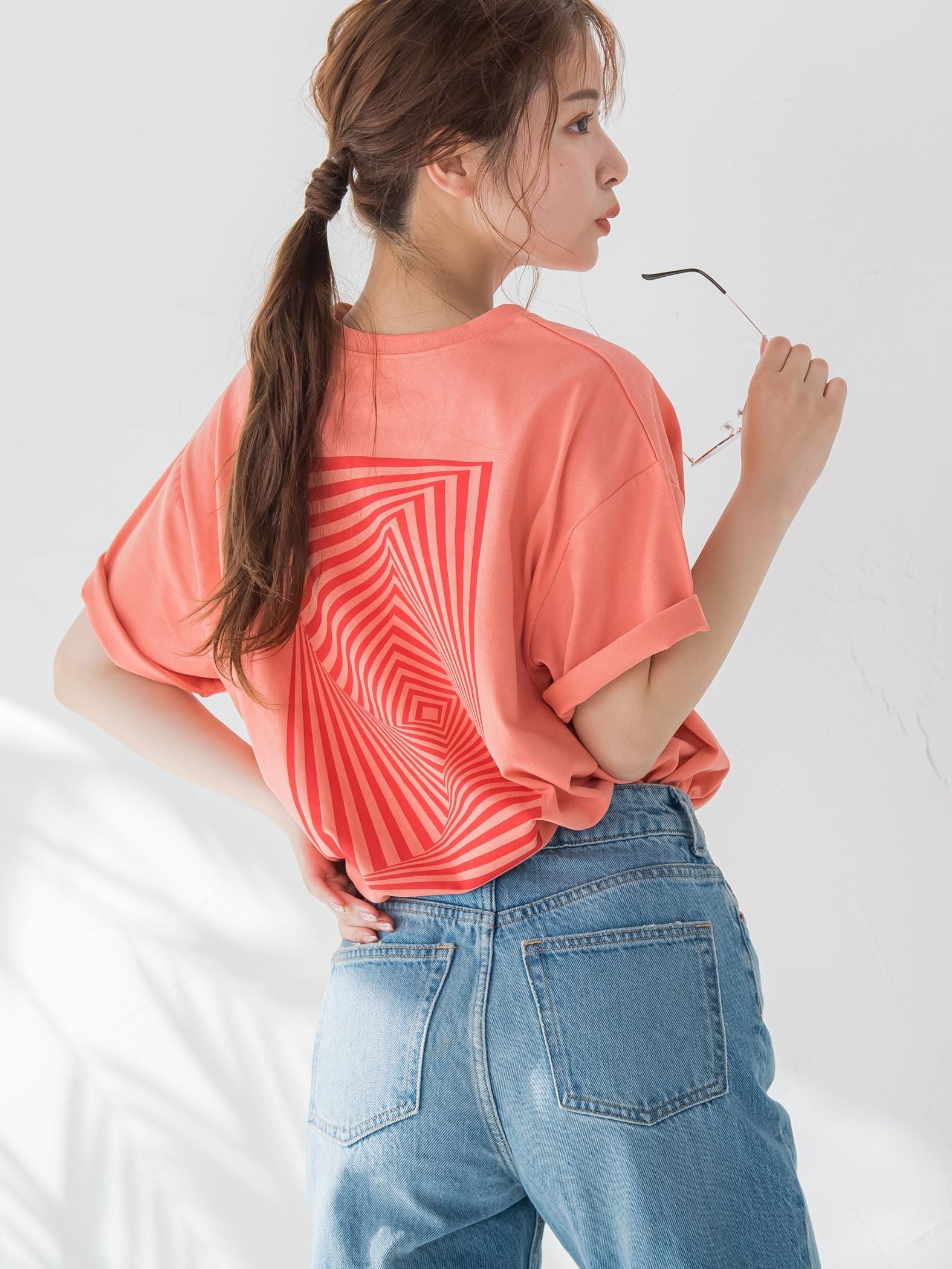 【大人も取り入れやすい1枚】アブストラクトカラーTシャツ《洗濯機で洗える》