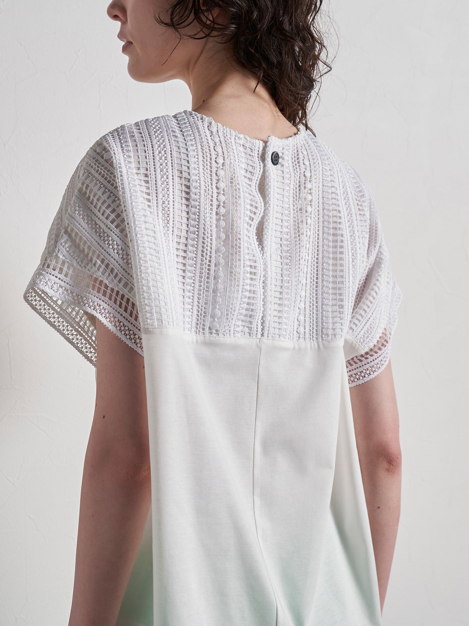 刺繍レースカットソー≪洗濯機で洗える≫