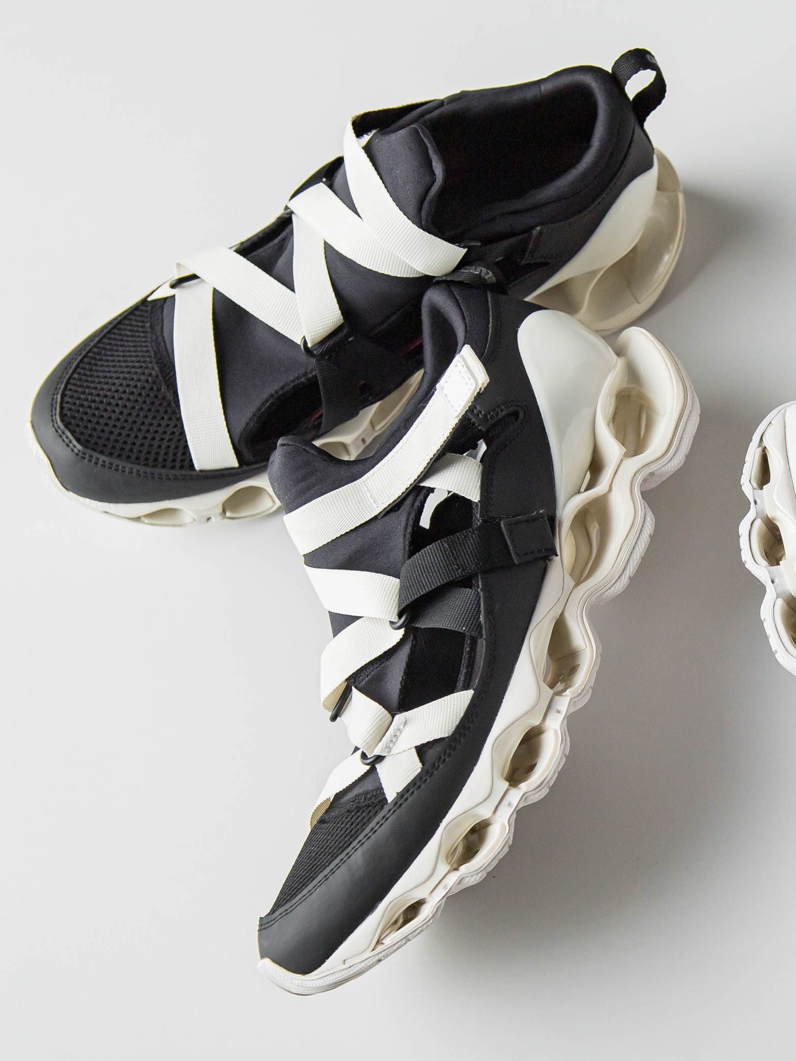 【MIZUNO】Wave Prophecy Strapスニーカー