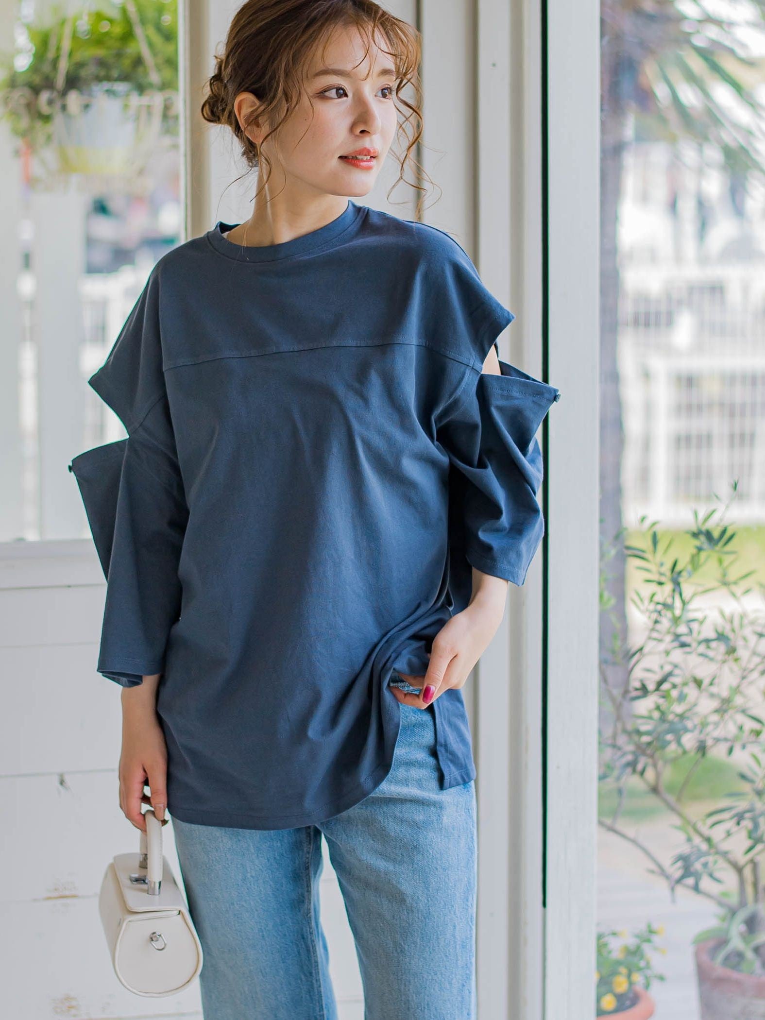 【さり気ない肌見せ】スリットTシャツ《洗濯機で洗える》