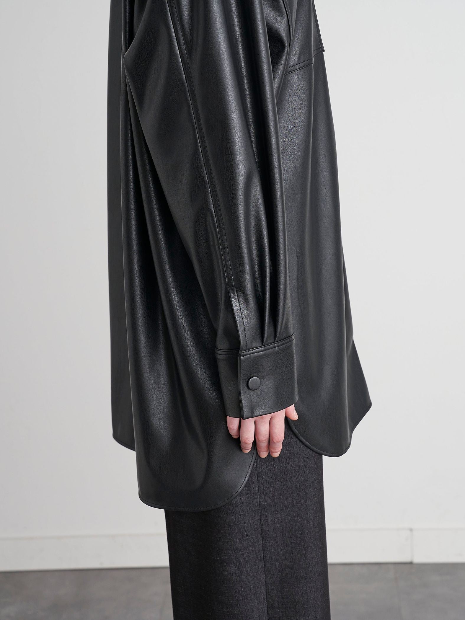 【大きいサイズ】【VEAGAN LEATHER】オーバーサイズレザーCPOシャツジャケット≪サスティナブル≫