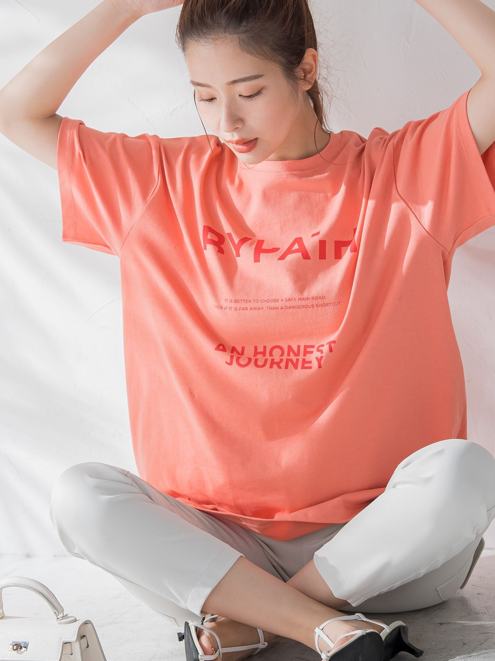 【大人も取り入れやすい1枚】アブストラクトカラーTシャツ《洗濯機で洗える》
