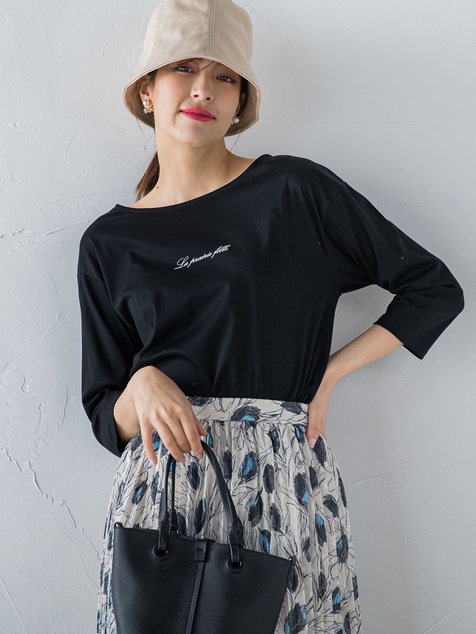 ラウンドカットロゴTシャツ ≪洗濯機で洗える≫