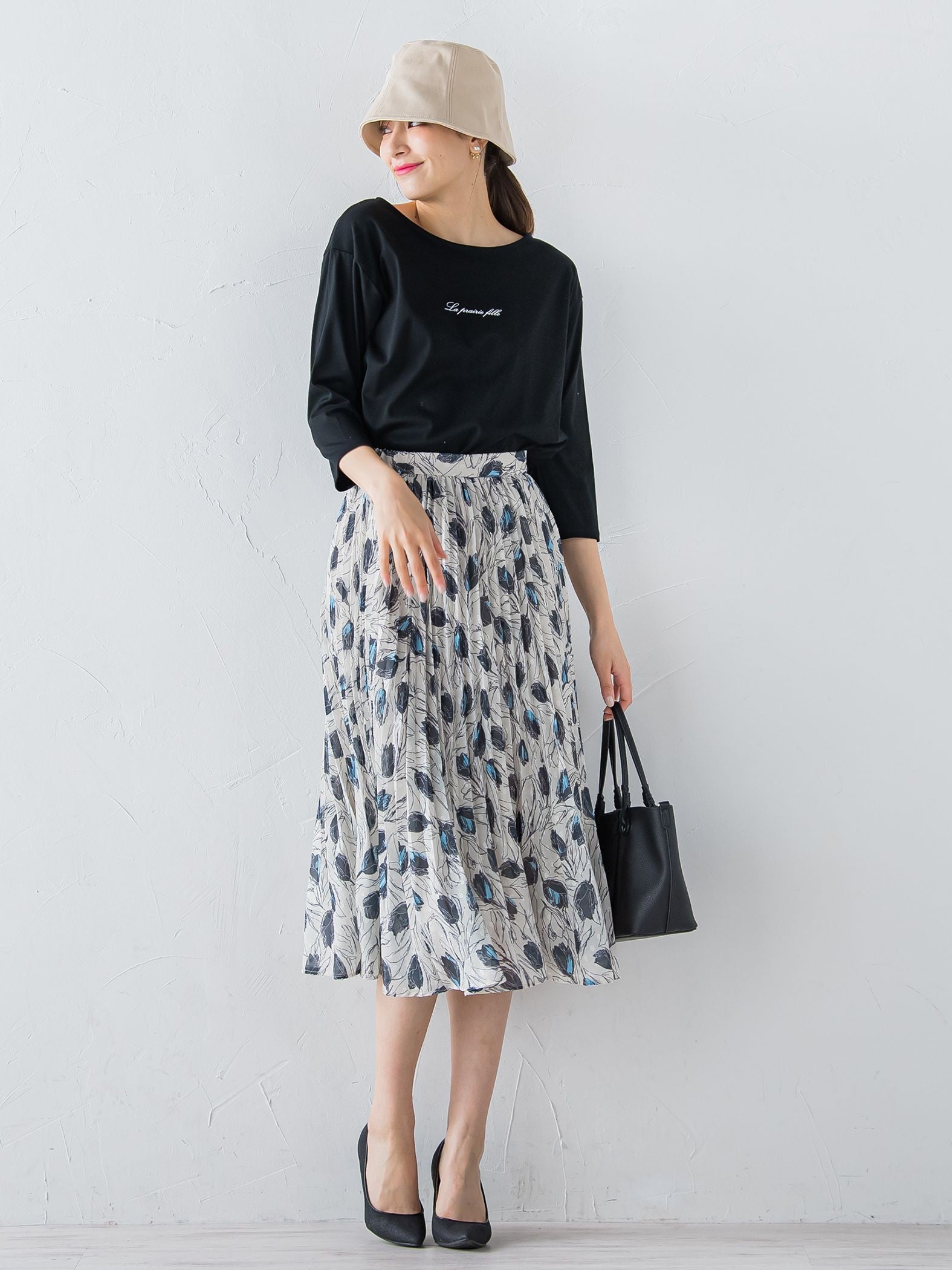 ラウンドカットロゴTシャツ ≪洗濯機で洗える≫
