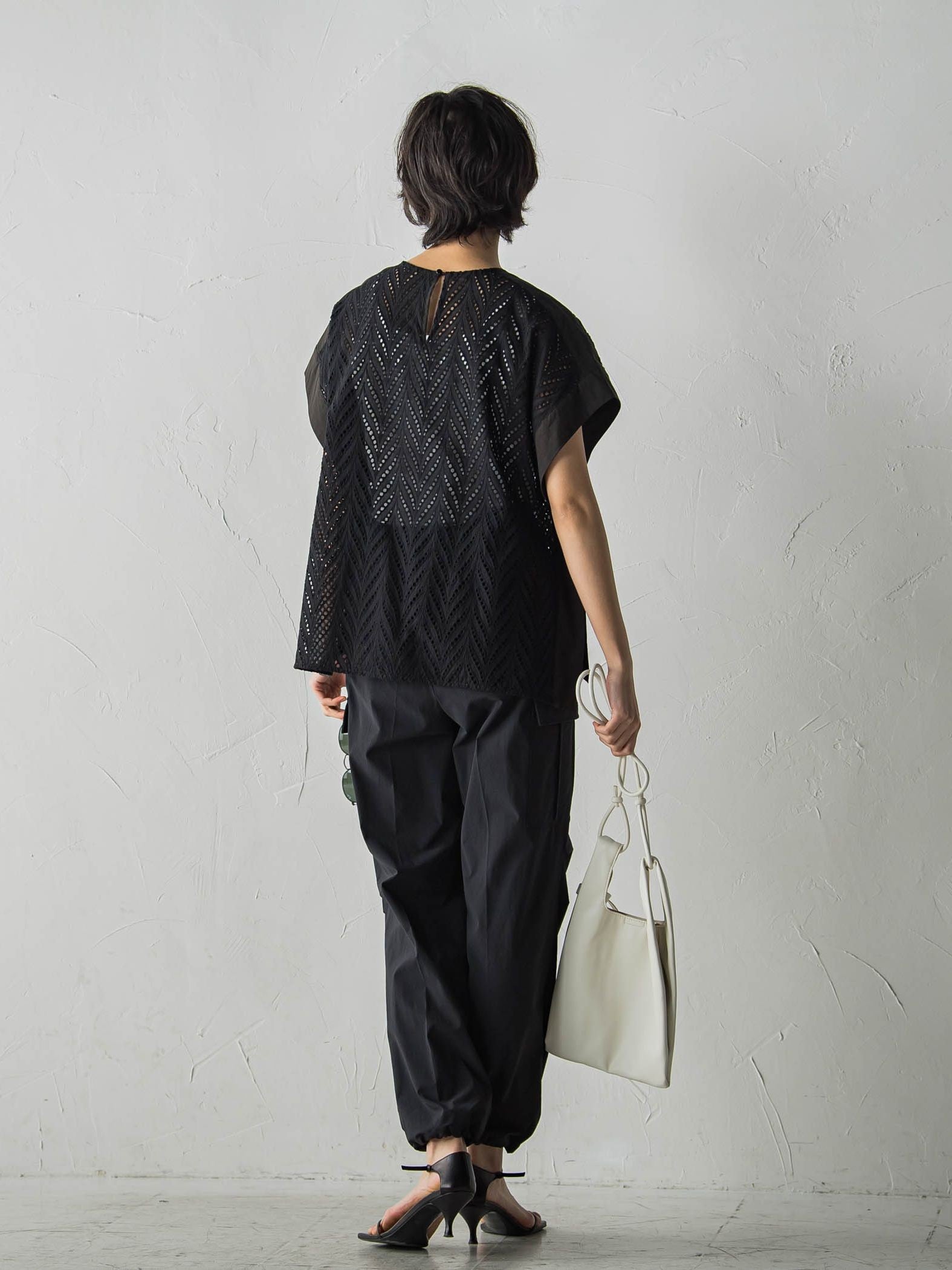 リーフ刺繍ポンチョブラウス≪手洗い可能≫