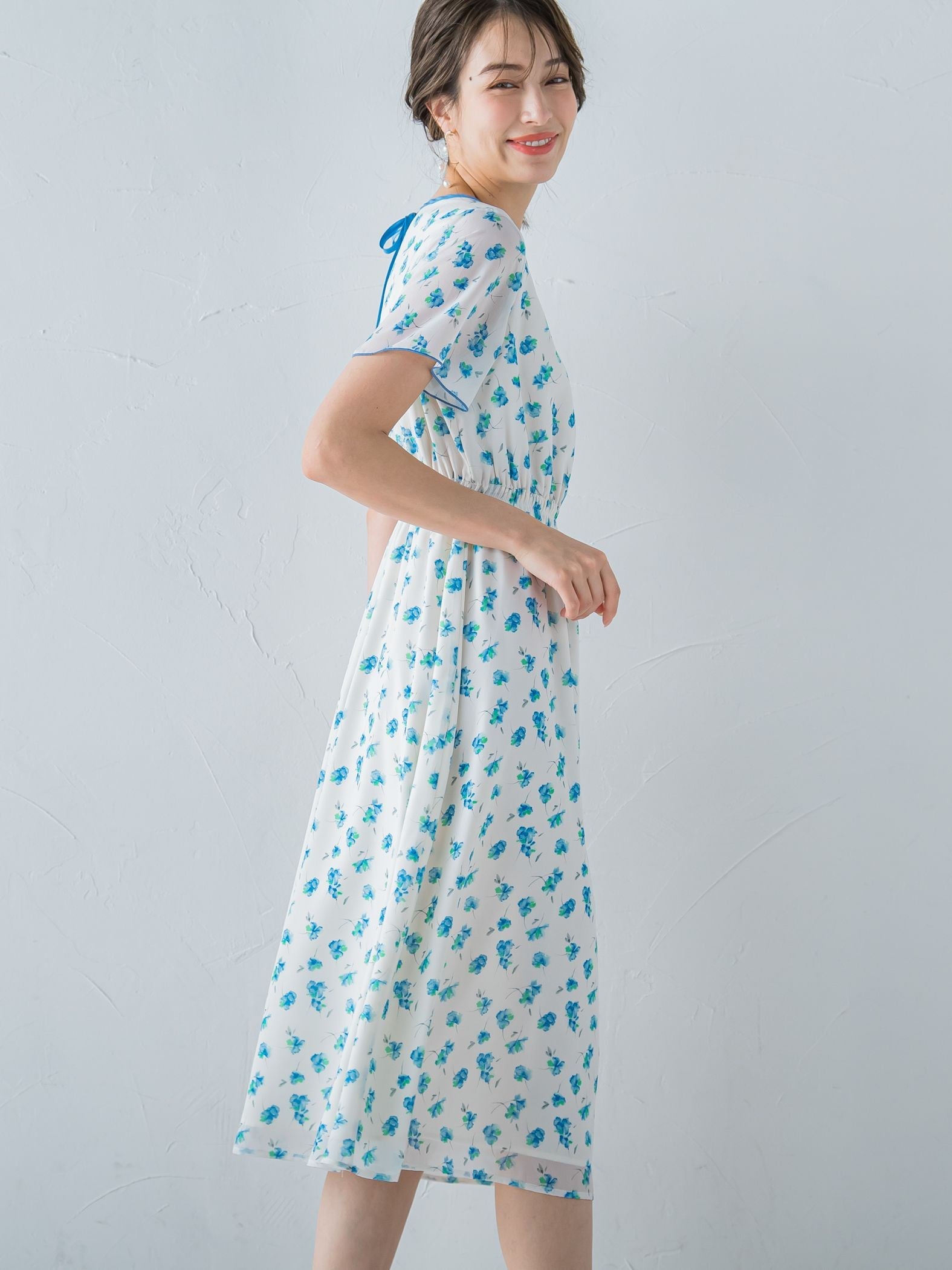 小花柄シアーワンピース ≪洗濯機で洗える≫
