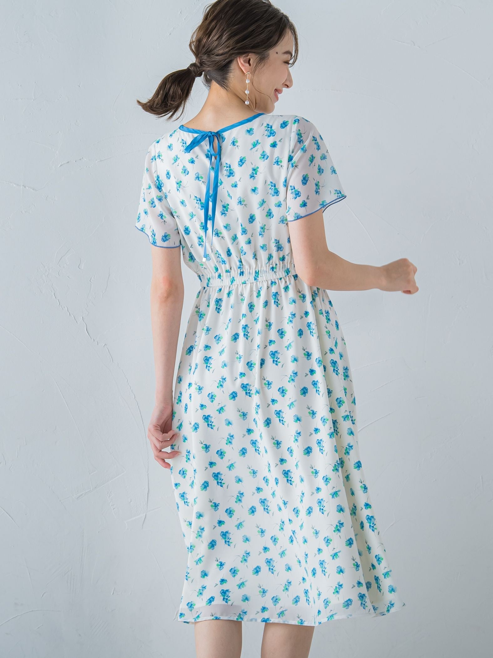 小花柄シアーワンピース ≪洗濯機で洗える≫