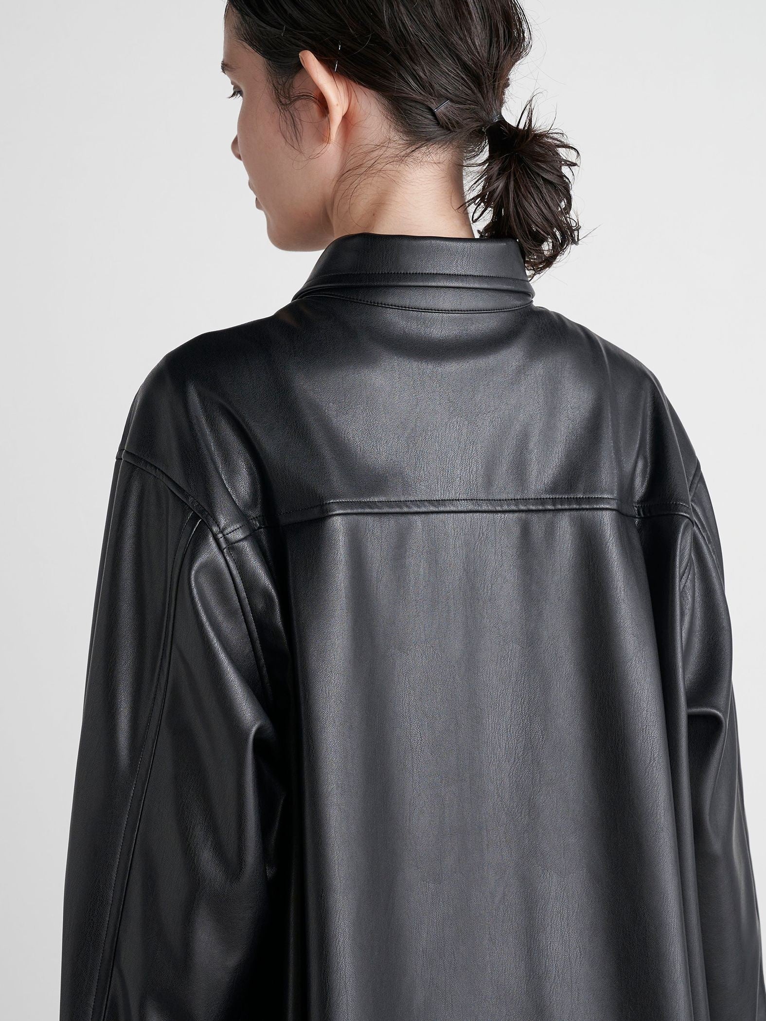 【大きいサイズ】【VEAGAN LEATHER】オーバーサイズレザーCPOシャツジャケット≪サスティナブル≫